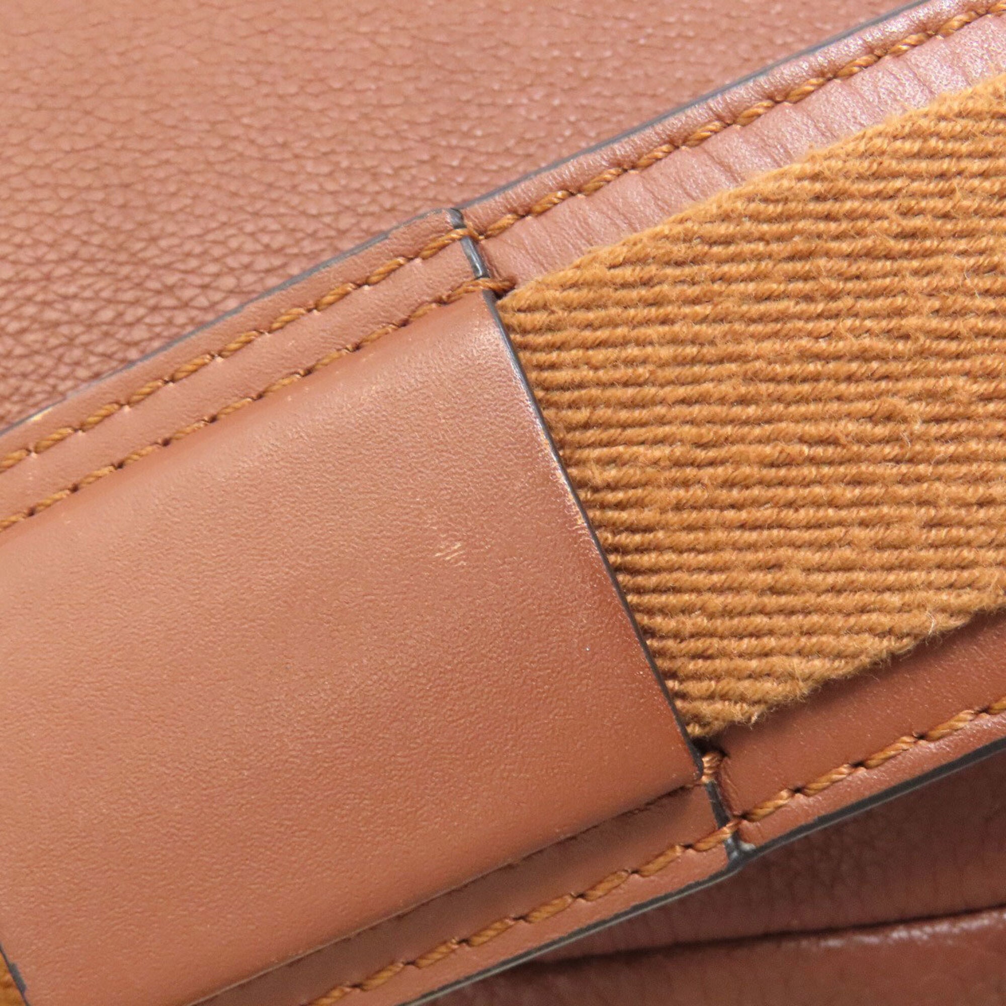 Loewe Brown Leather Shoulder Bag (Pre-Owned)