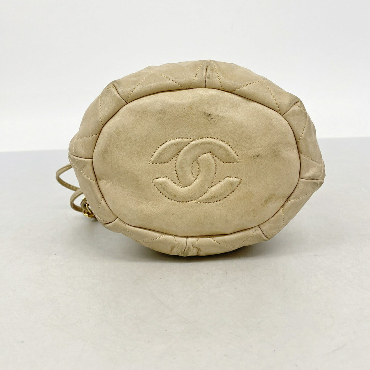 Chanel Beige Leather Shoulder Bag (Pre-Owned)