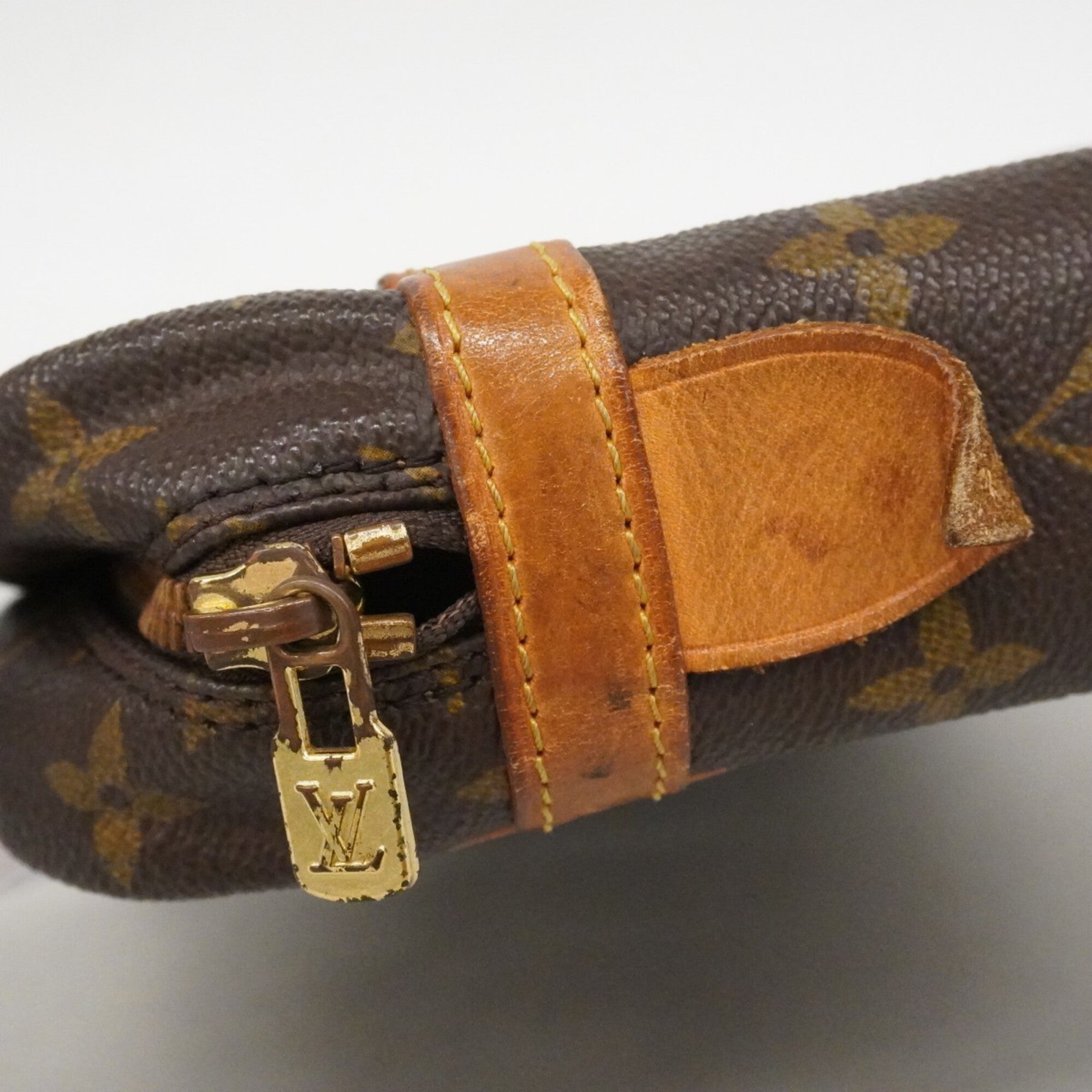 Louis Vuitton Brown Clutch Bag (Pre-Owned)