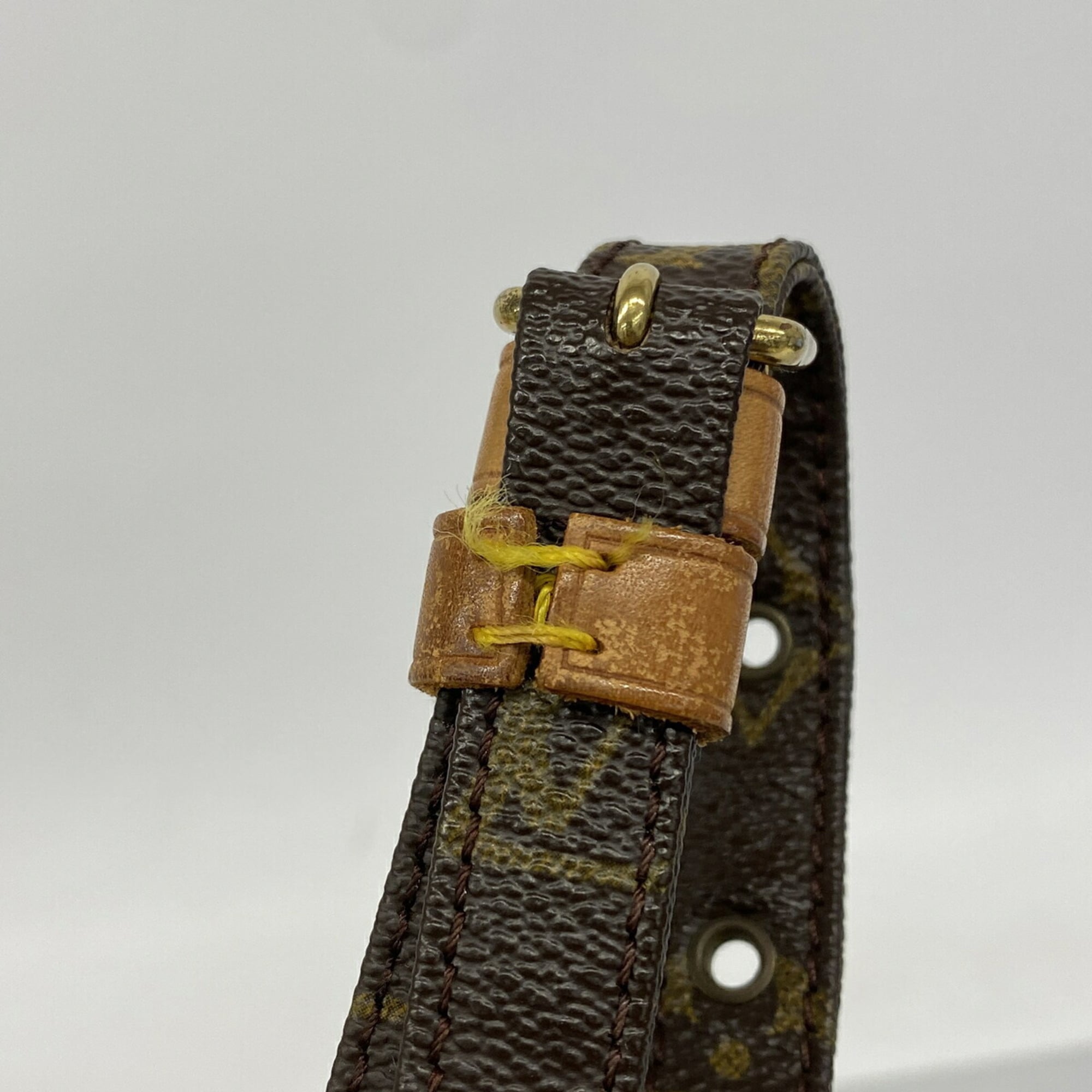 Louis Vuitton Brown Shoulder Bag (Pre-Owned)