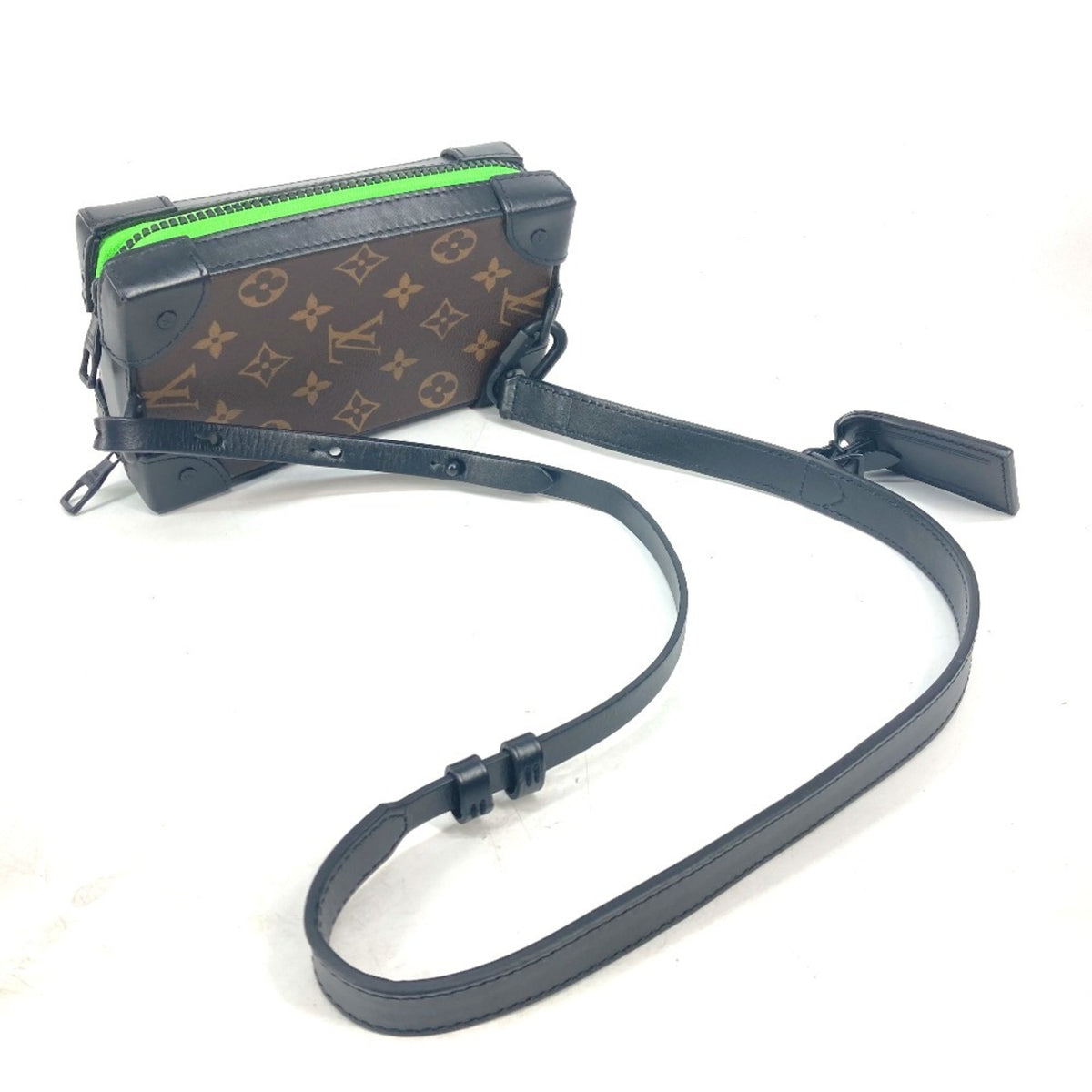Louis Vuitton Brown Monogram Pochette Shoulder Bag (Pre-Owned)