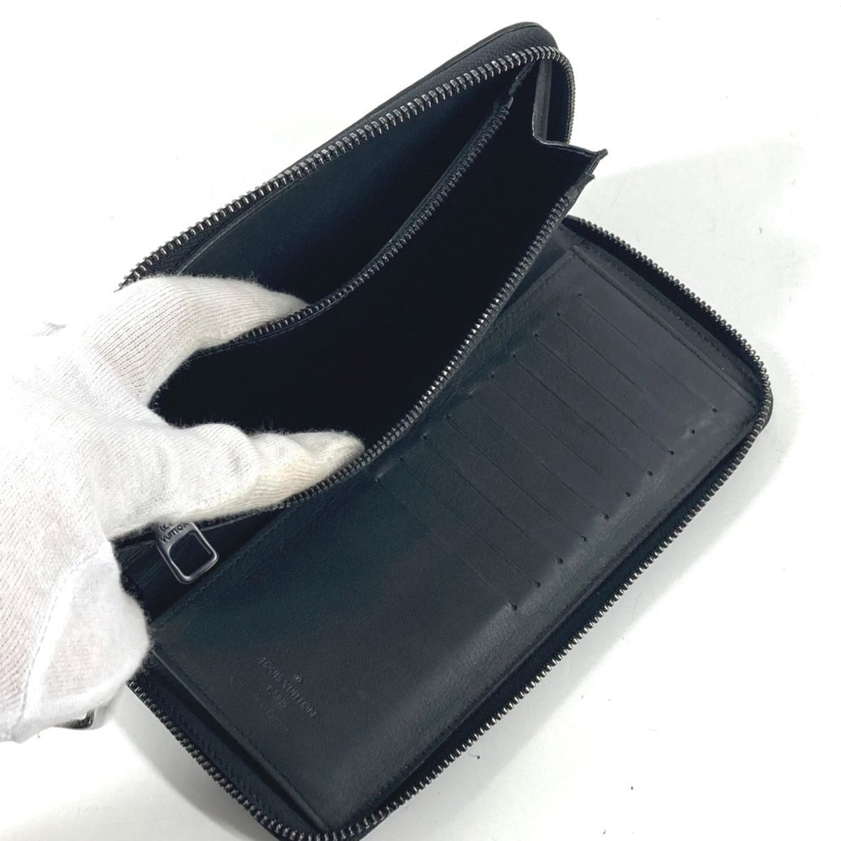 Louis Vuitton Black Long Wallet (Bi-Fold) (Pre-Owned)
