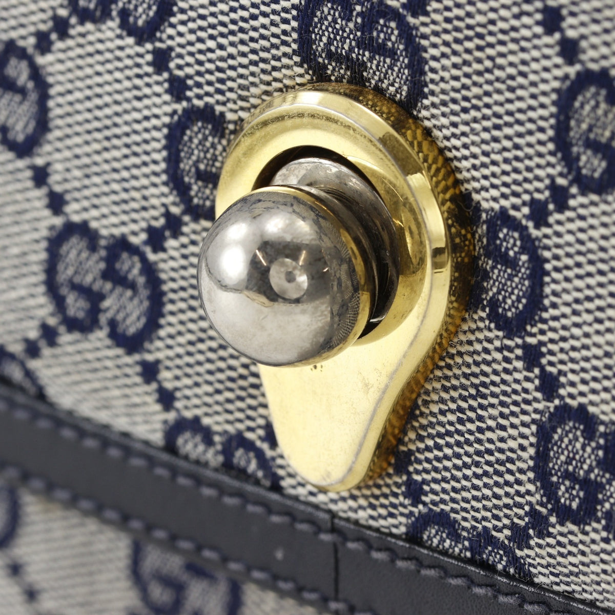 Gucci Navy Gg Canvas Shoulder Bag (Pre-Owned)