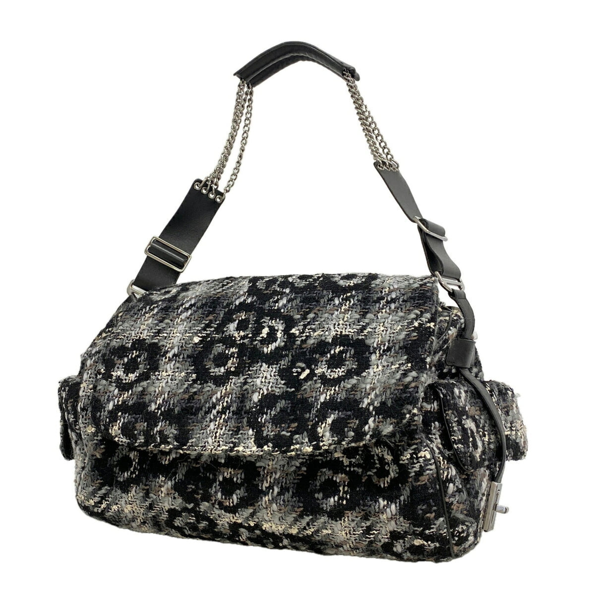 Chanel Black White Tweed Shoulder Bag (Pre-Owned)