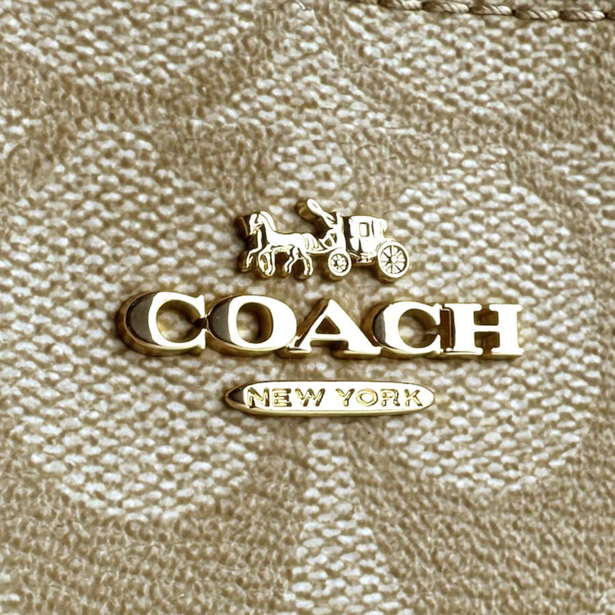 Coach Beige Ivory Leather Shoulder Bag (Pre-Owned)