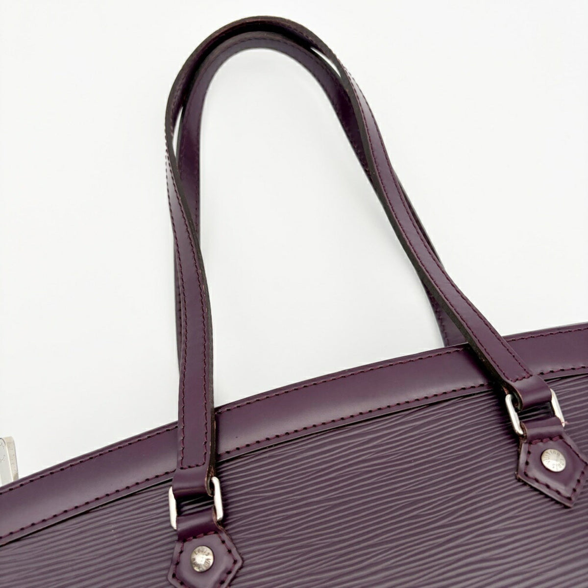 Louis Vuitton Cassis Purple Leather Shoulder Bag (Pre-Owned)