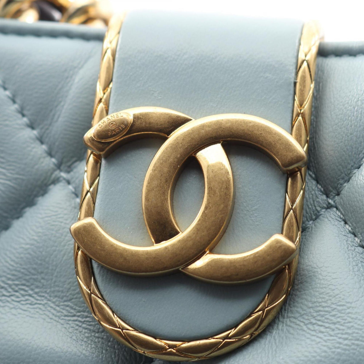 Chanel Matelasse Blue Leather Shoulder Bag (Pre-Owned)