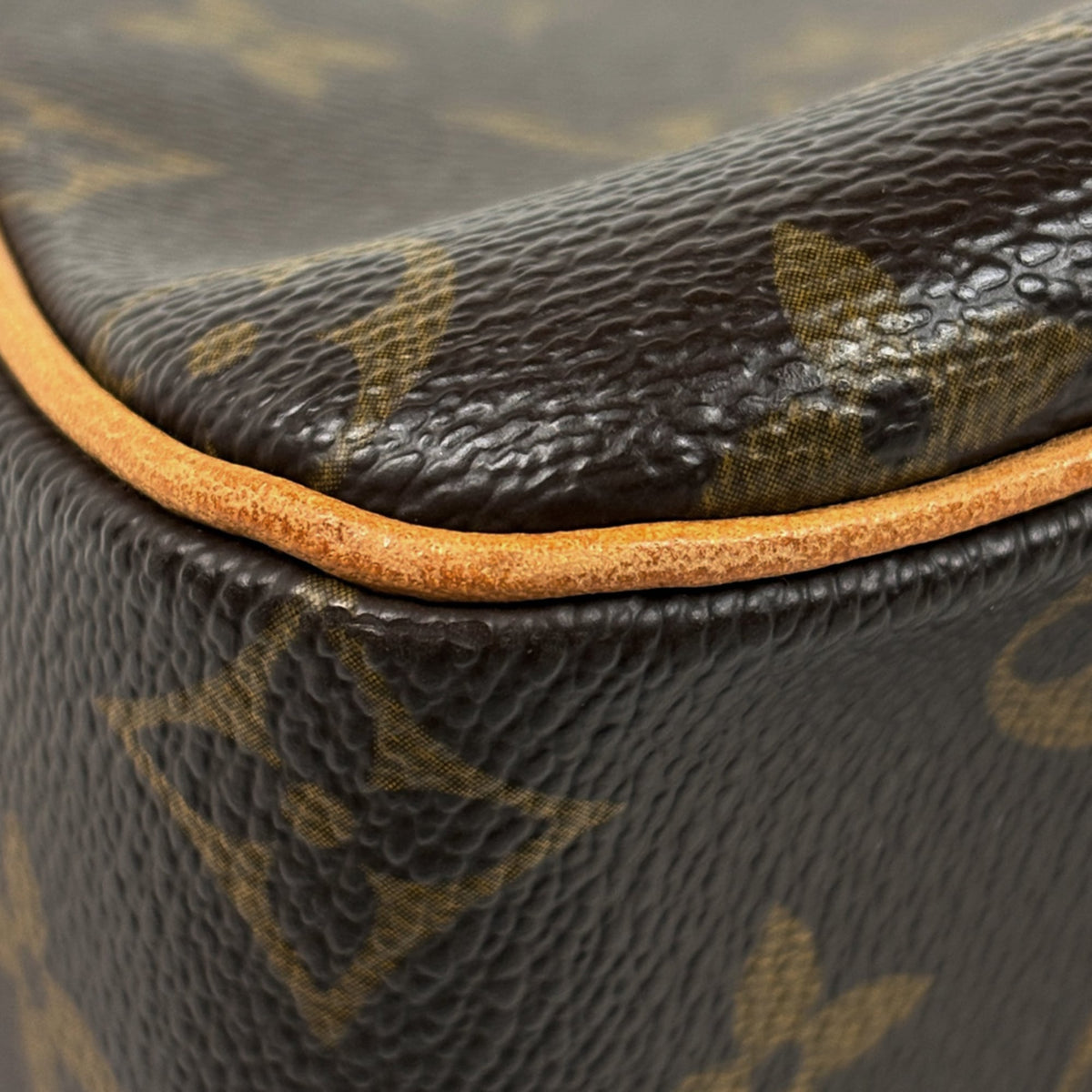 Louis Vuitton Brown Monogram Shoulder Bag (Pre-Owned)