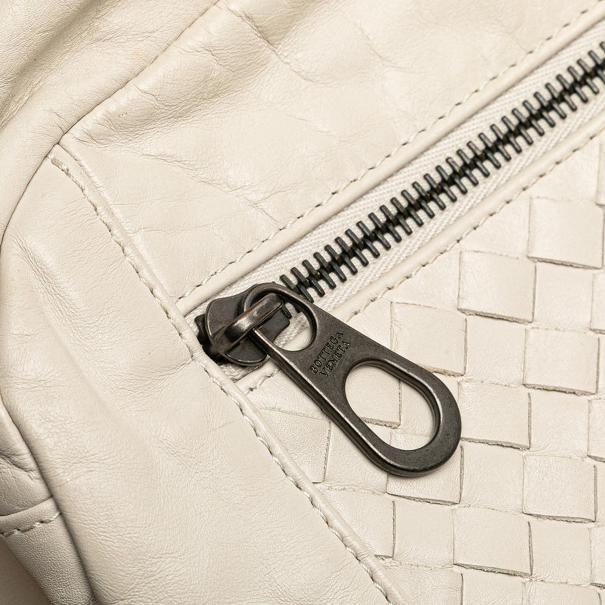 Bottega Veneta Beige White Leather Fanny Pack (Pre-Owned)