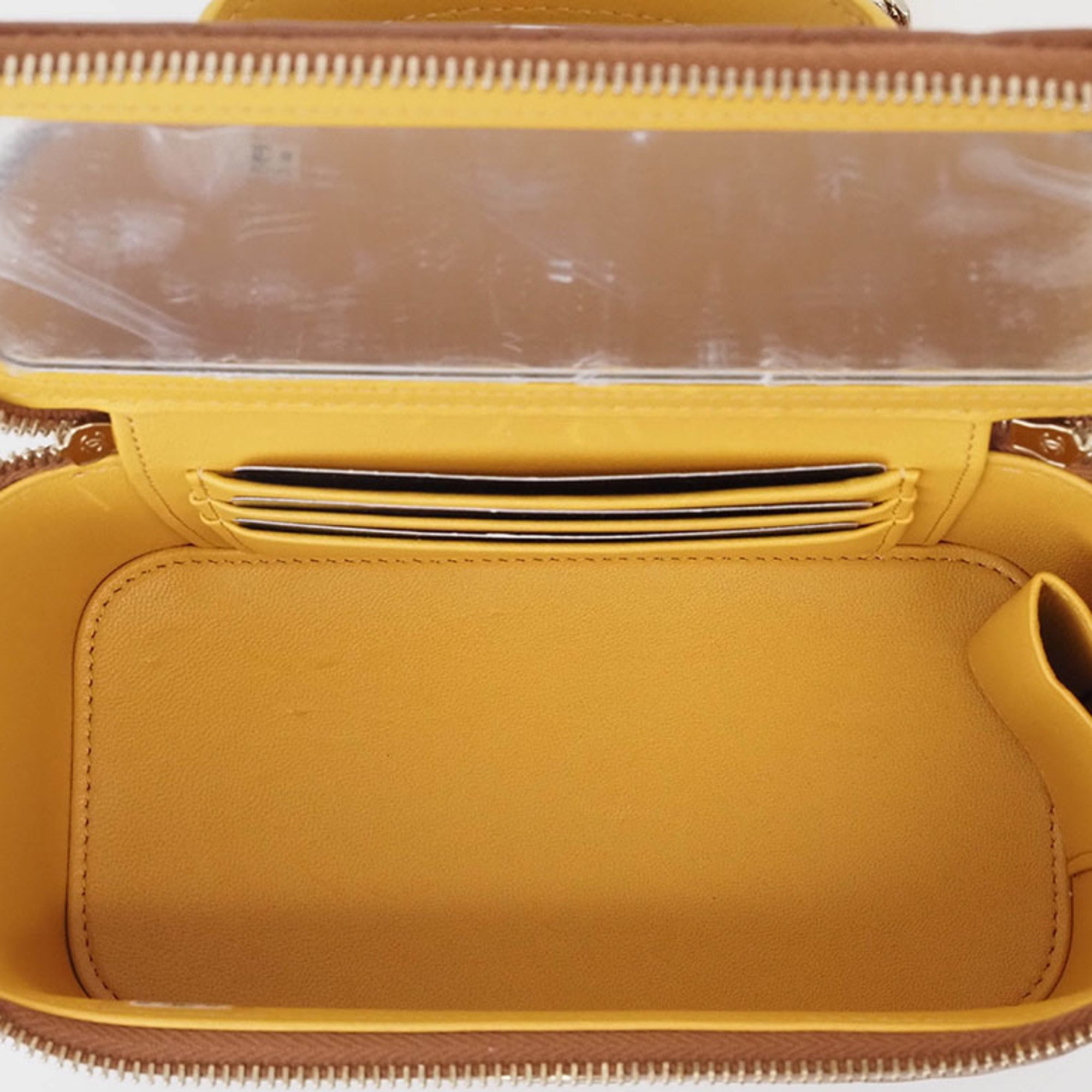 Chanel Brown Leather Shoulder Bag (Pre-Owned)