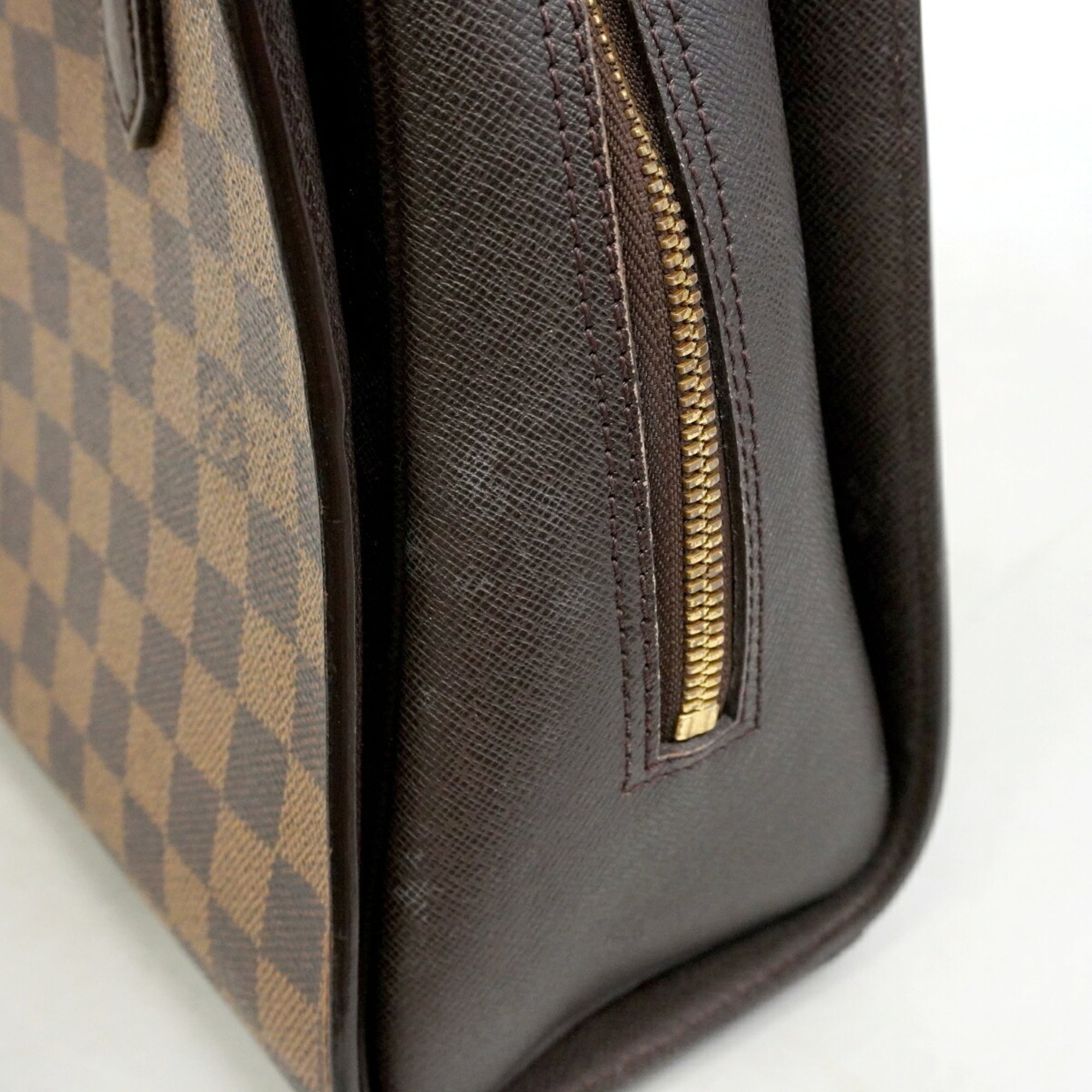 Louis Vuitton Ebene Handbag (Pre-Owned)