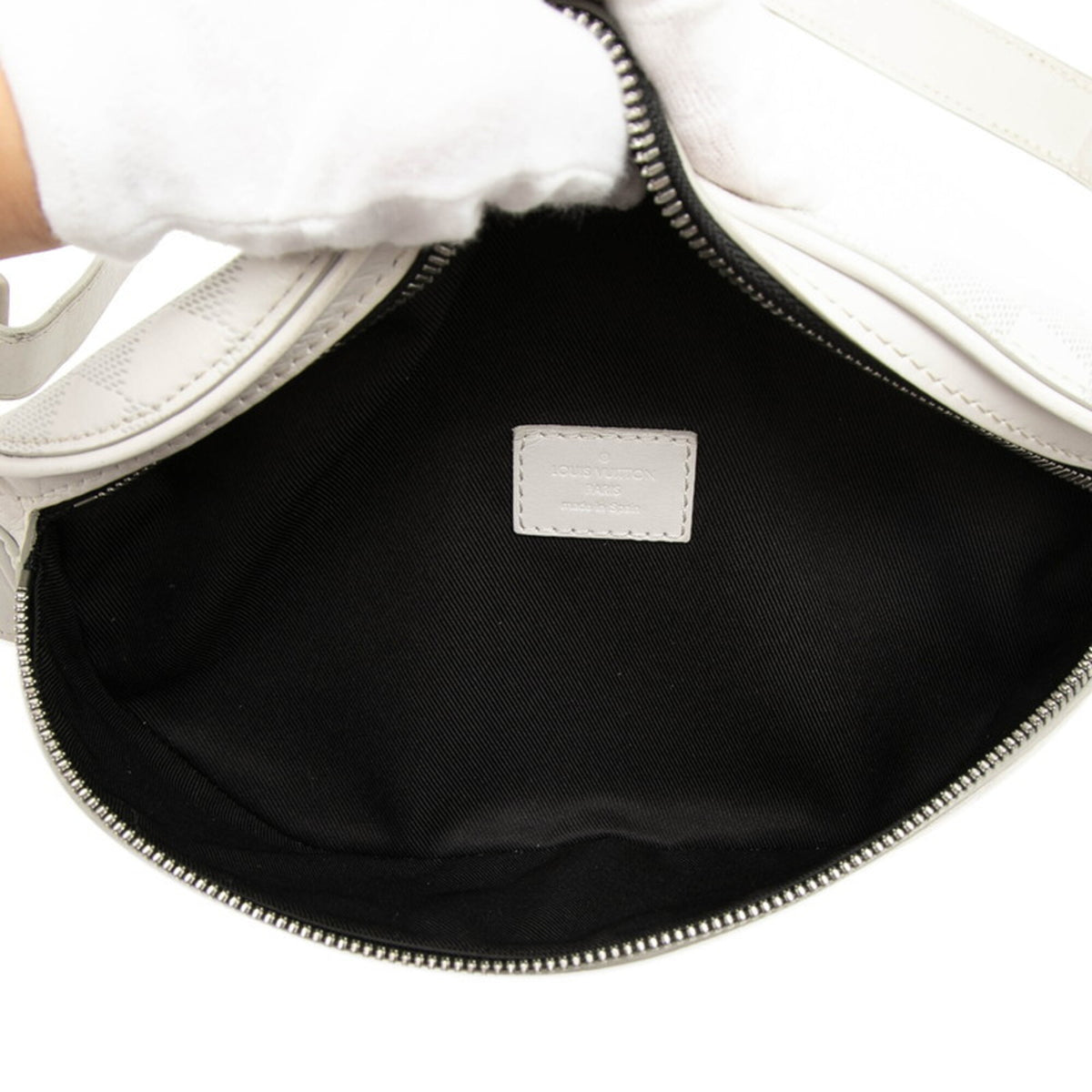 Louis Vuitton Blanc White Leather Sling Bag (Pre-Owned)