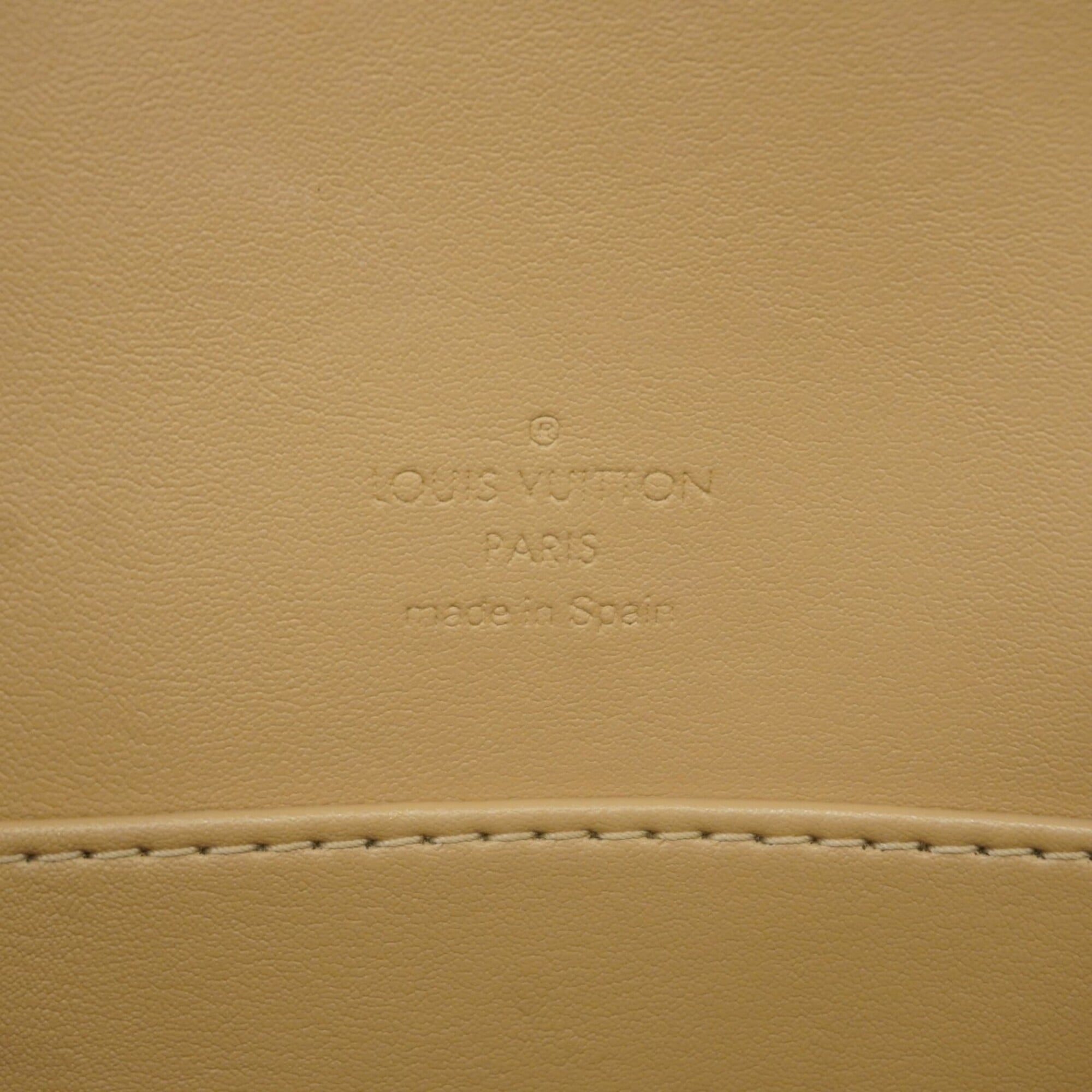 Louis Vuitton Beige Shoulder Bag (Pre-Owned)
