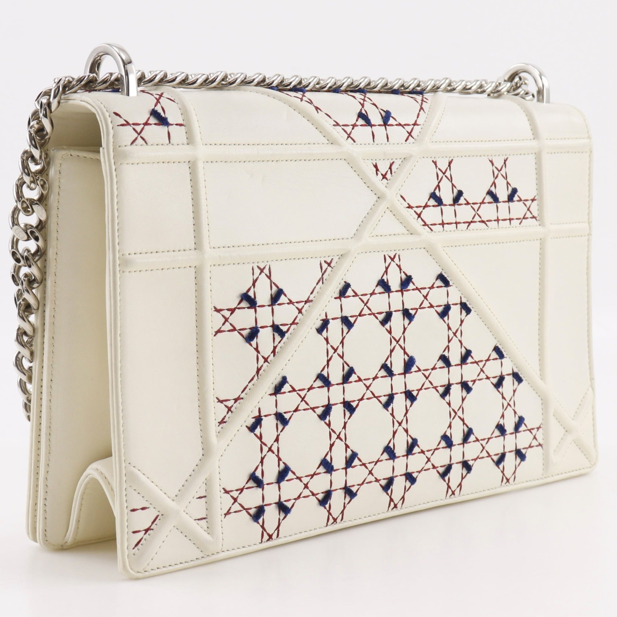 Christian Dior White Leather Shoulder Bag (Pre-Owned)