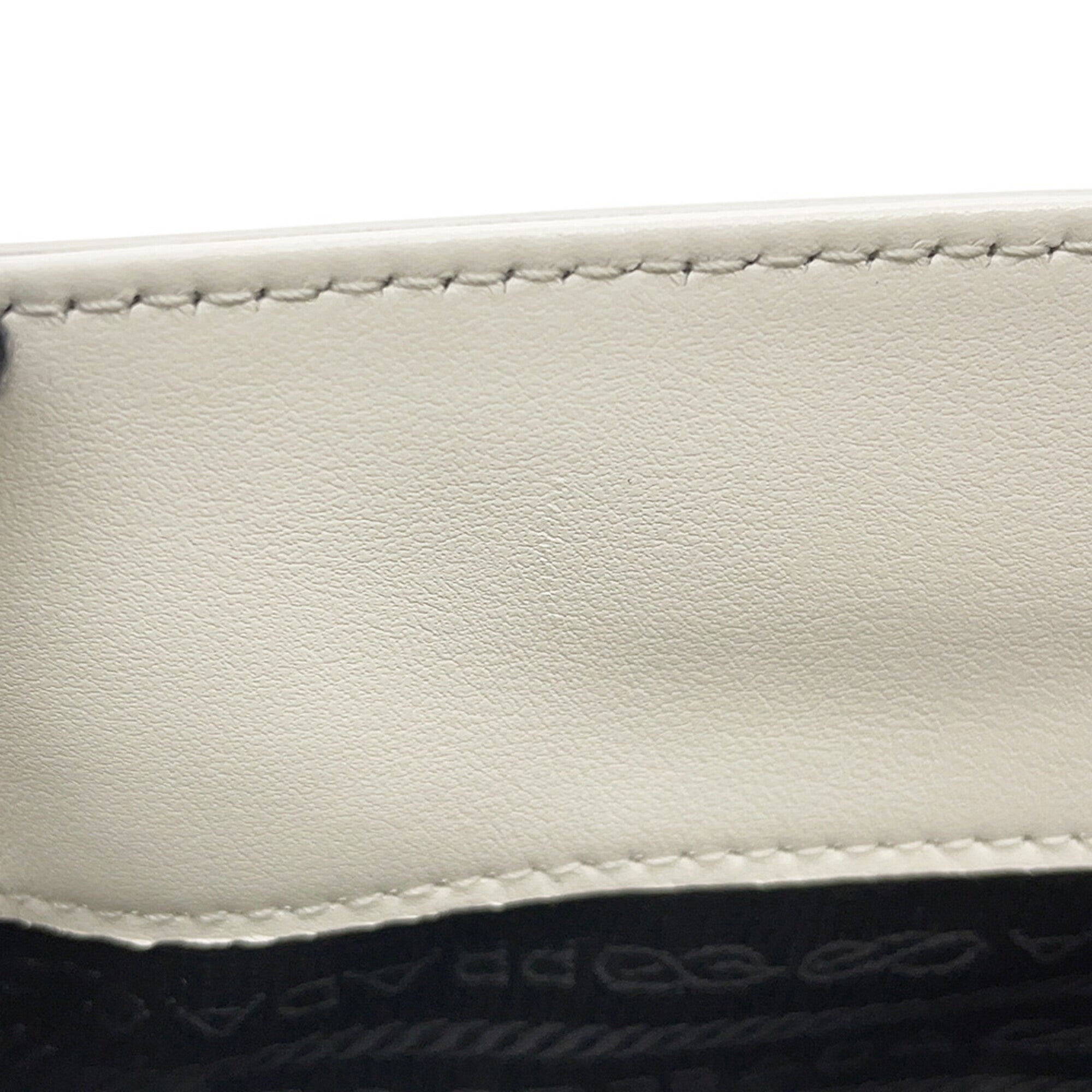 Prada White Leather Handbag Shoulder Bag (Pre-Owned)