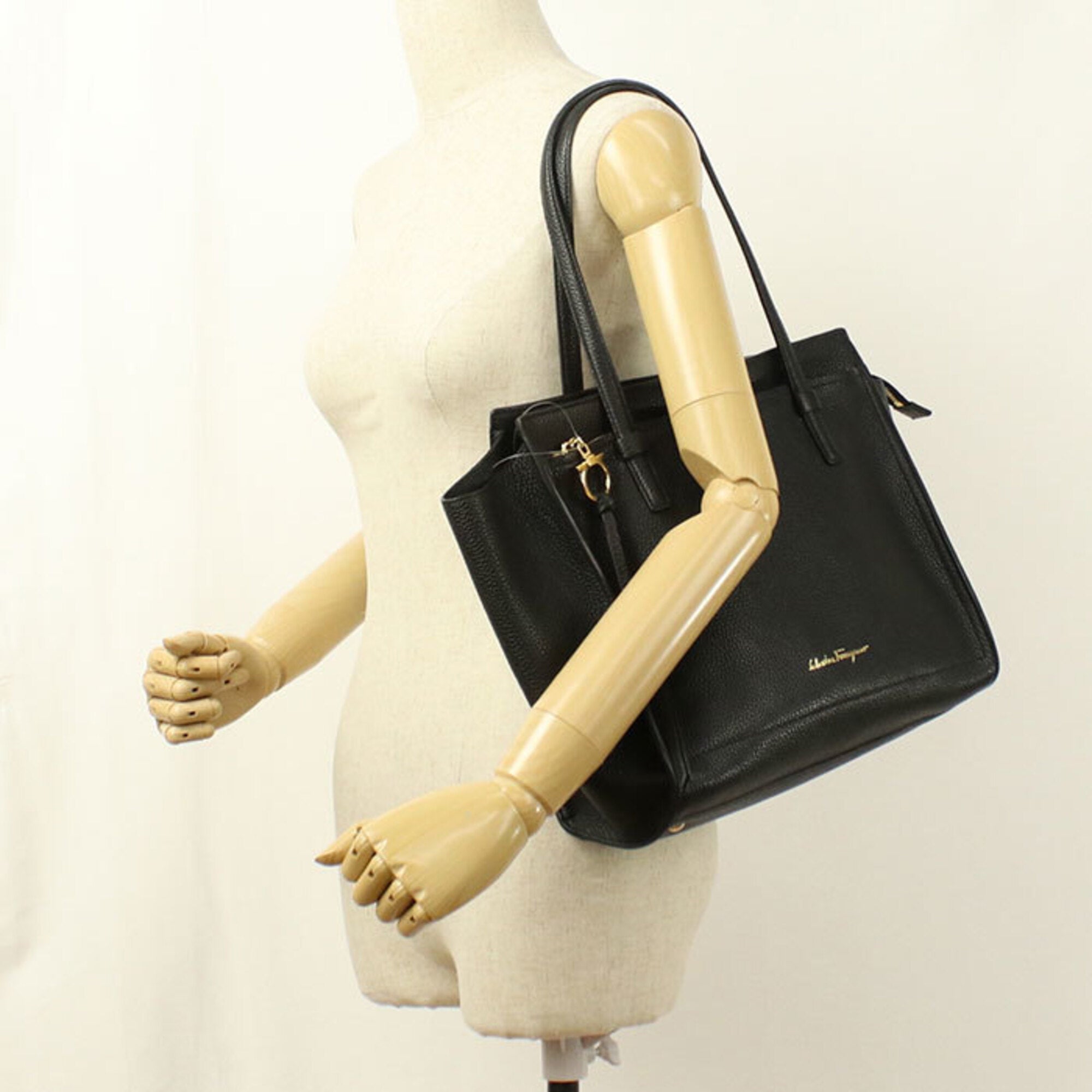 Salvatore Ferragamo Black Leather Tote Bag (Pre-Owned)