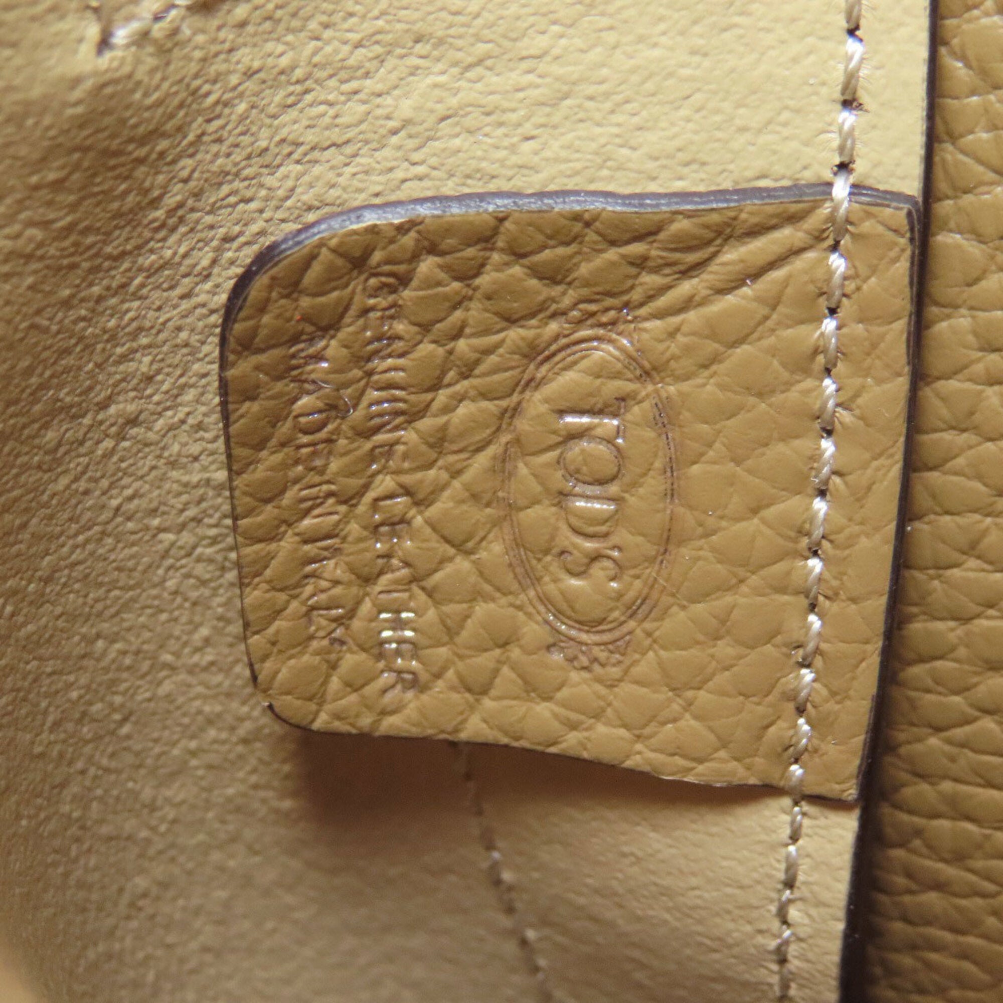Tod's Brown Leather Handbag (Pre-Owned)