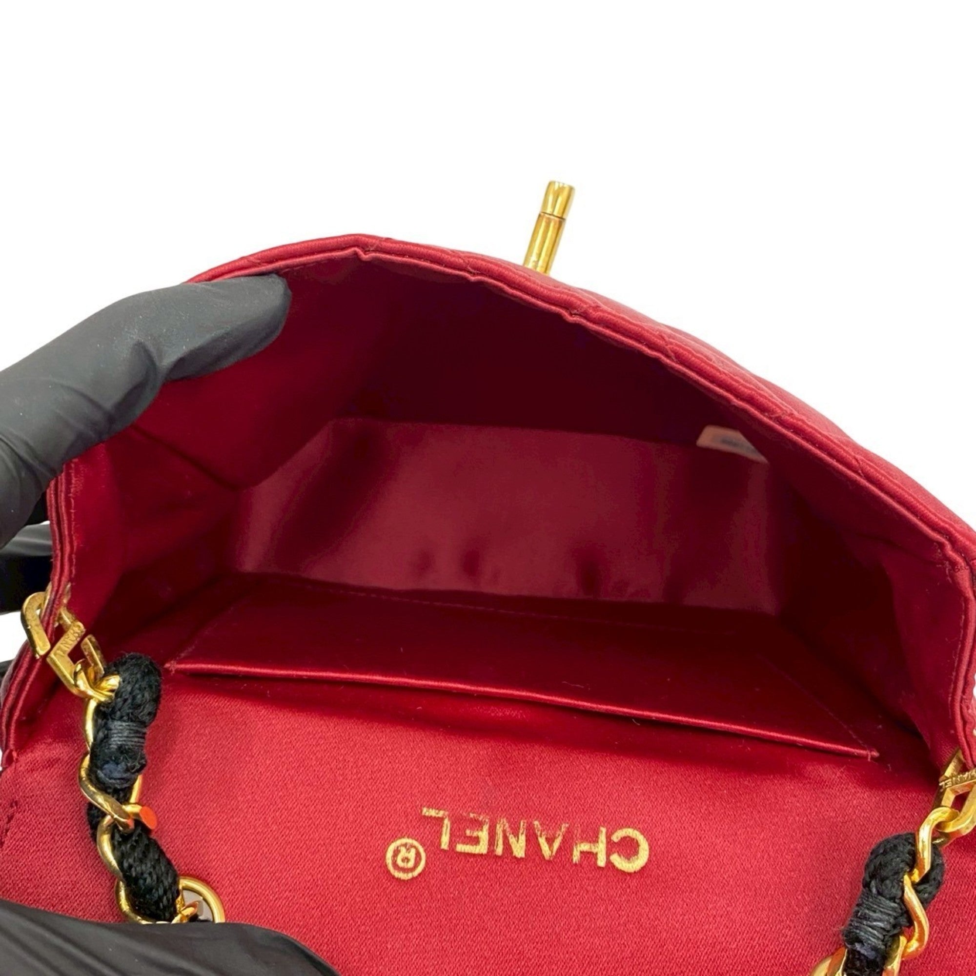 Chanel Black Red Color Satin Shoulder Bag (Pre-Owned)