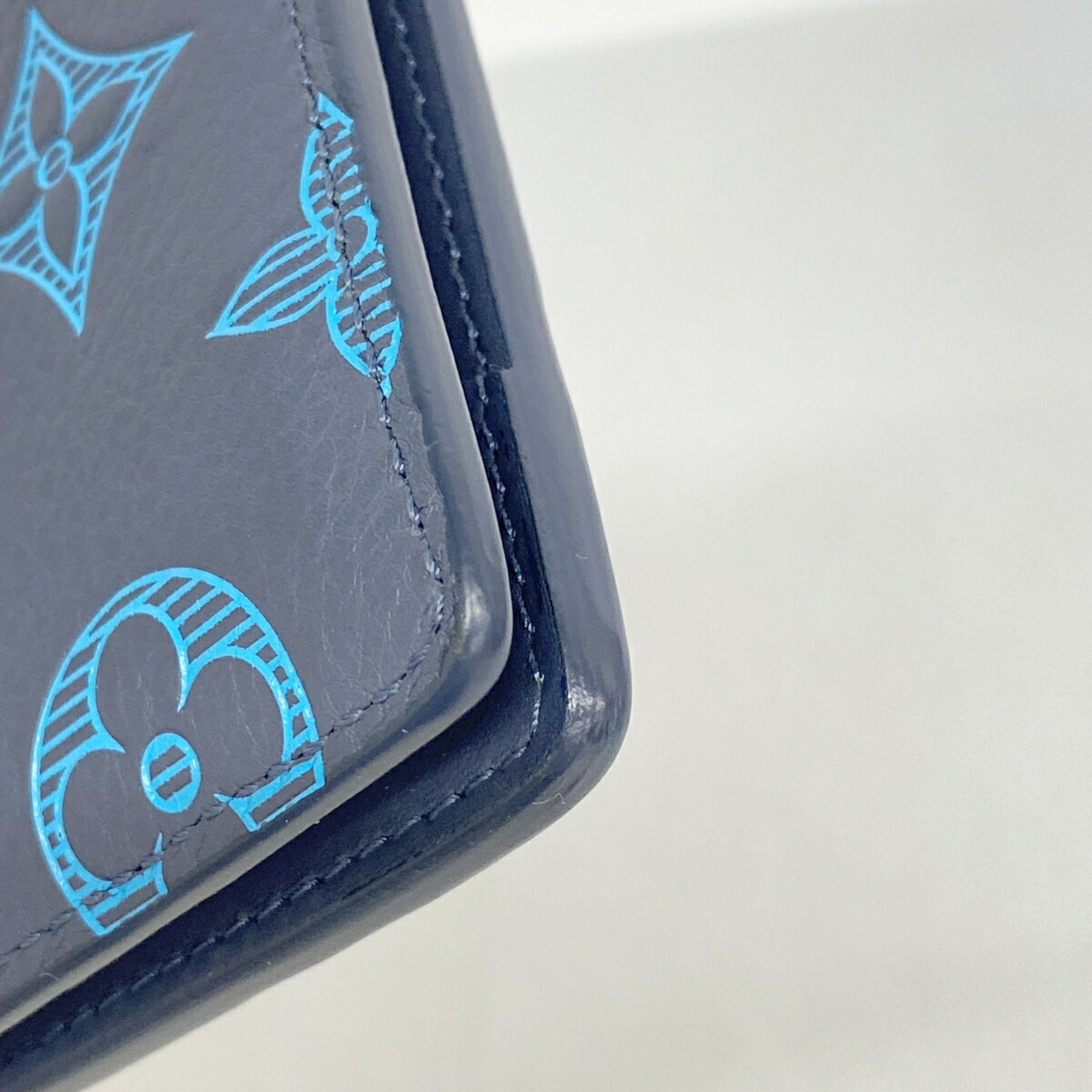 Louis Vuitton Blue Bill Wallet (Bi-Fold) (Pre-Owned)