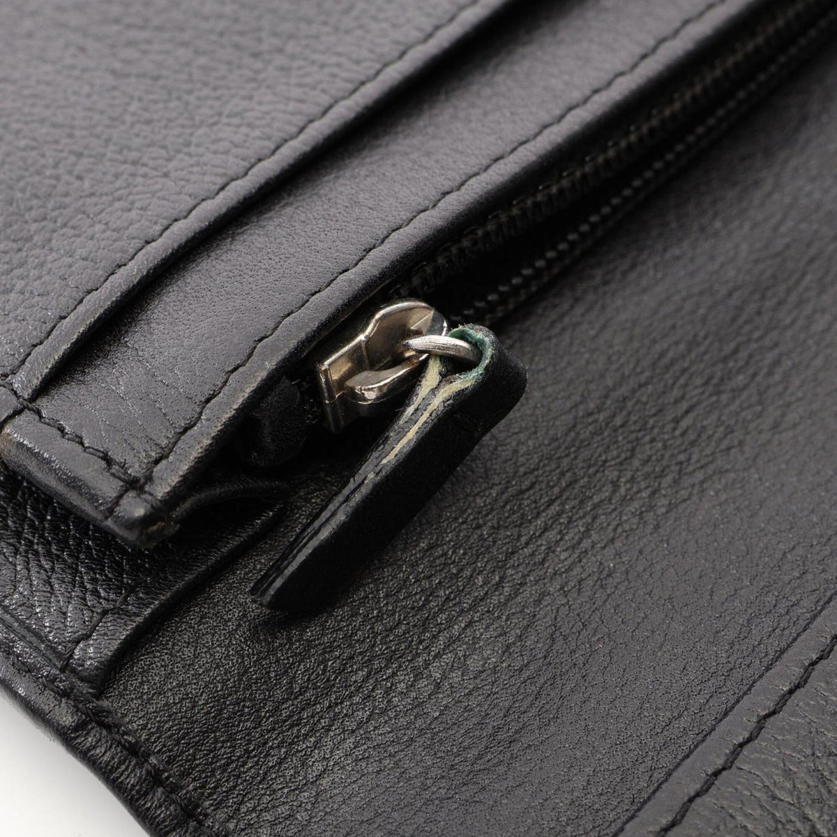 Chanel Black Leather Long Wallet (Bi-Fold) (Pre-Owned)