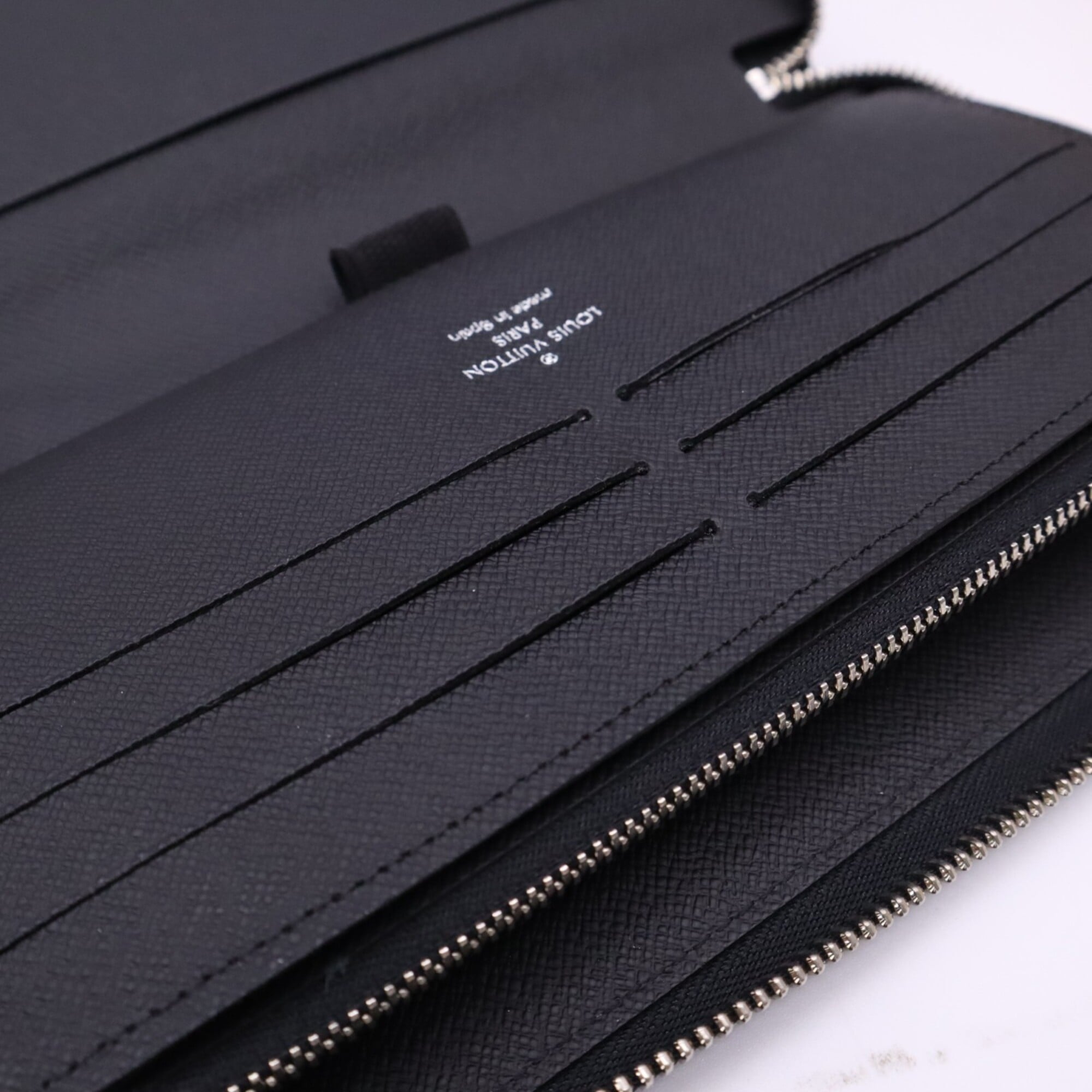 Louis Vuitton Epi Black Noir Leather Long Wallet (Bi-Fold) (Pre-Owned)