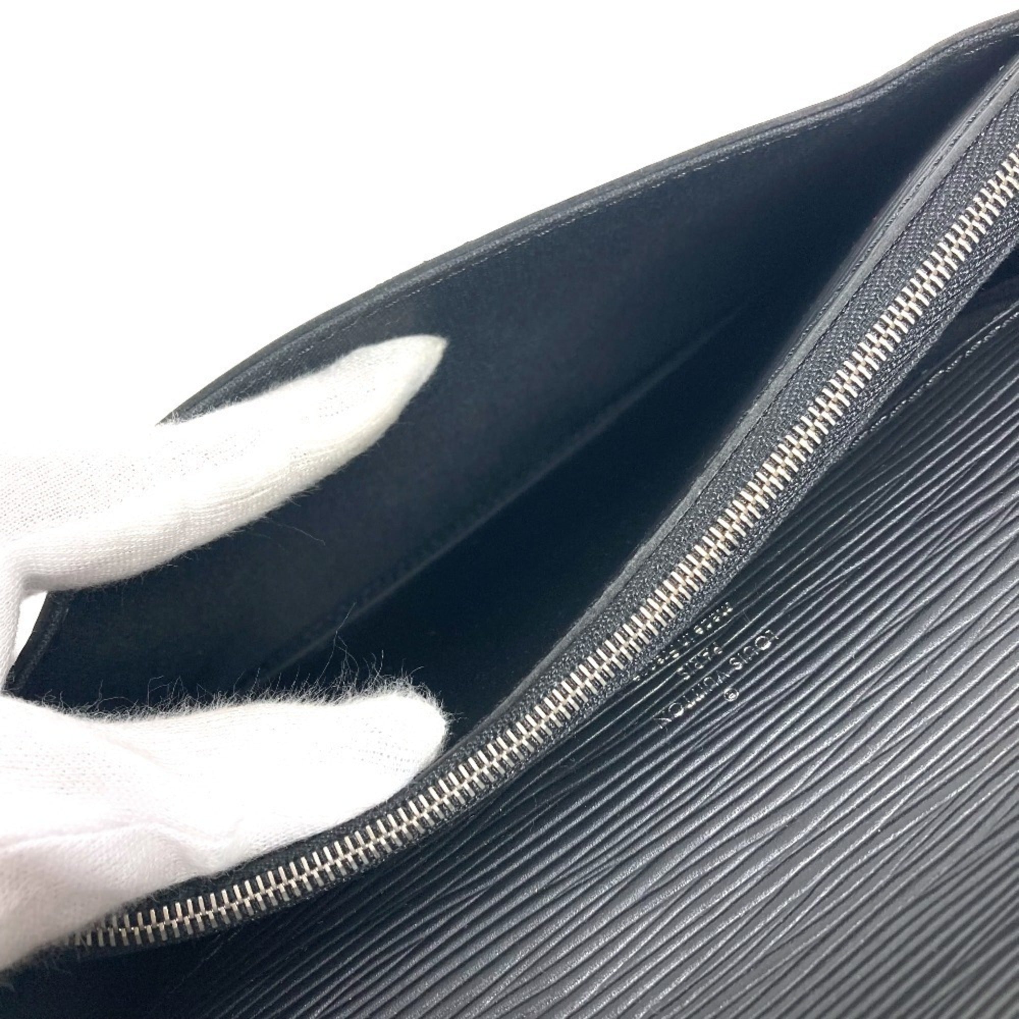 Louis Vuitton Black Noir Epi Leather Clutch Bag Pouch (Pre-Owned)