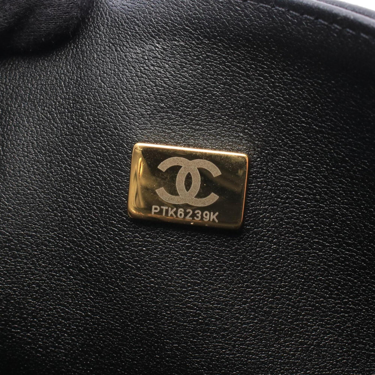 Chanel Black Leather Handbag Shoulder Bag (Pre-Owned)