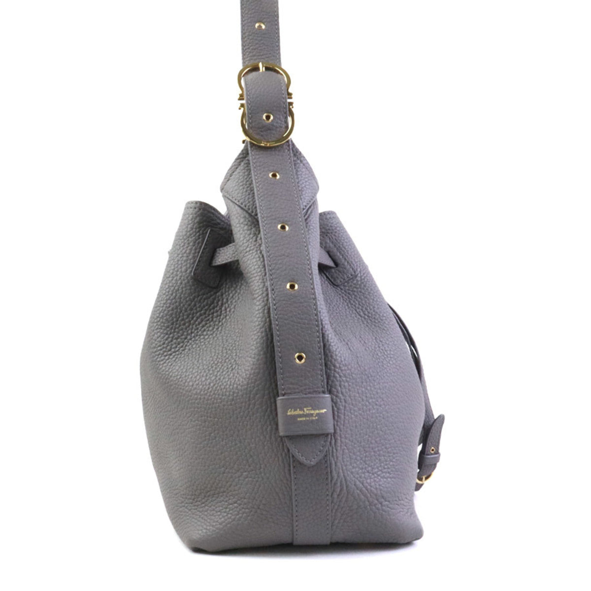 Salvatore Ferragamo Gray Leather Shoulder Bag (Pre-Owned)