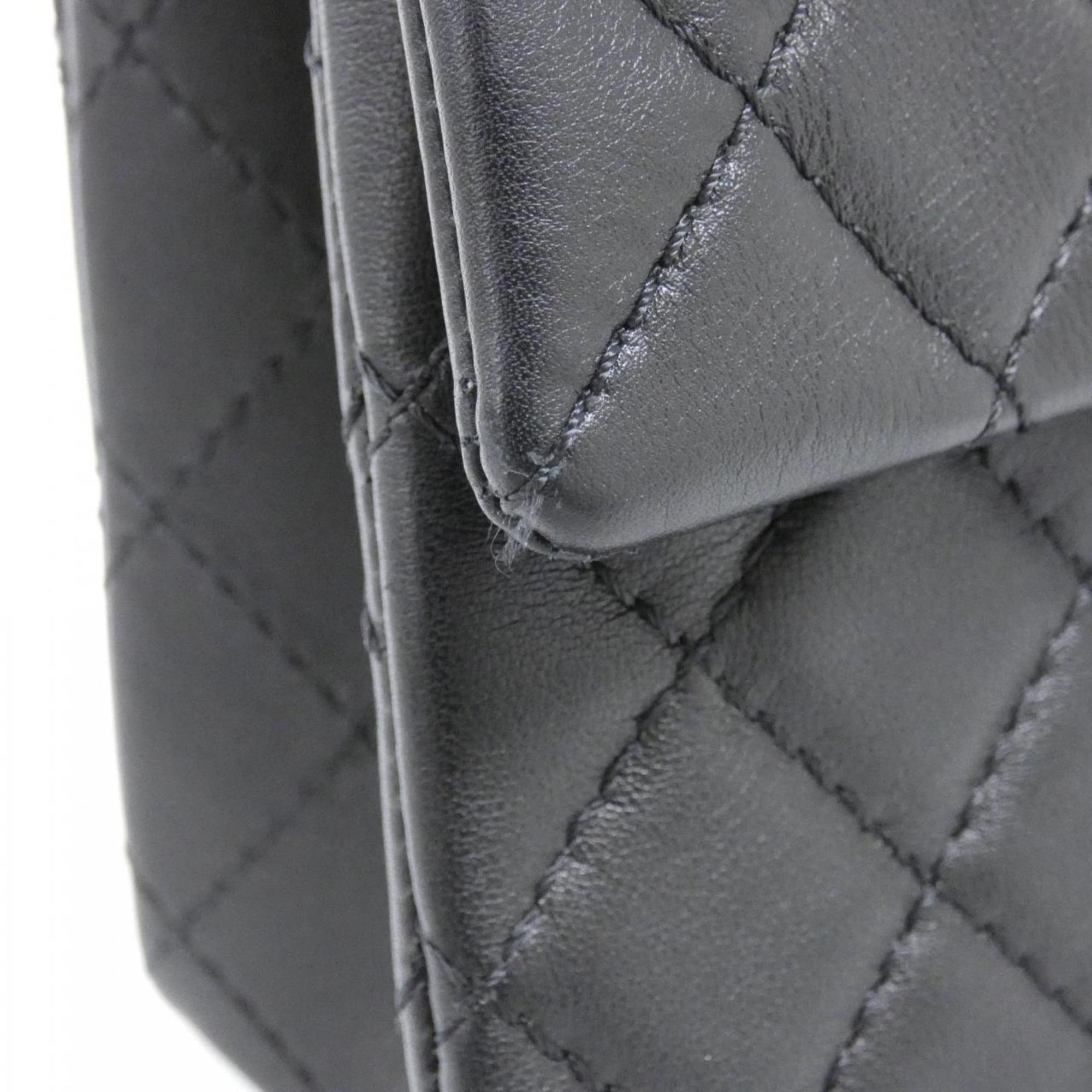 Chanel Black Leather Shoulder Bag (Pre-Owned)