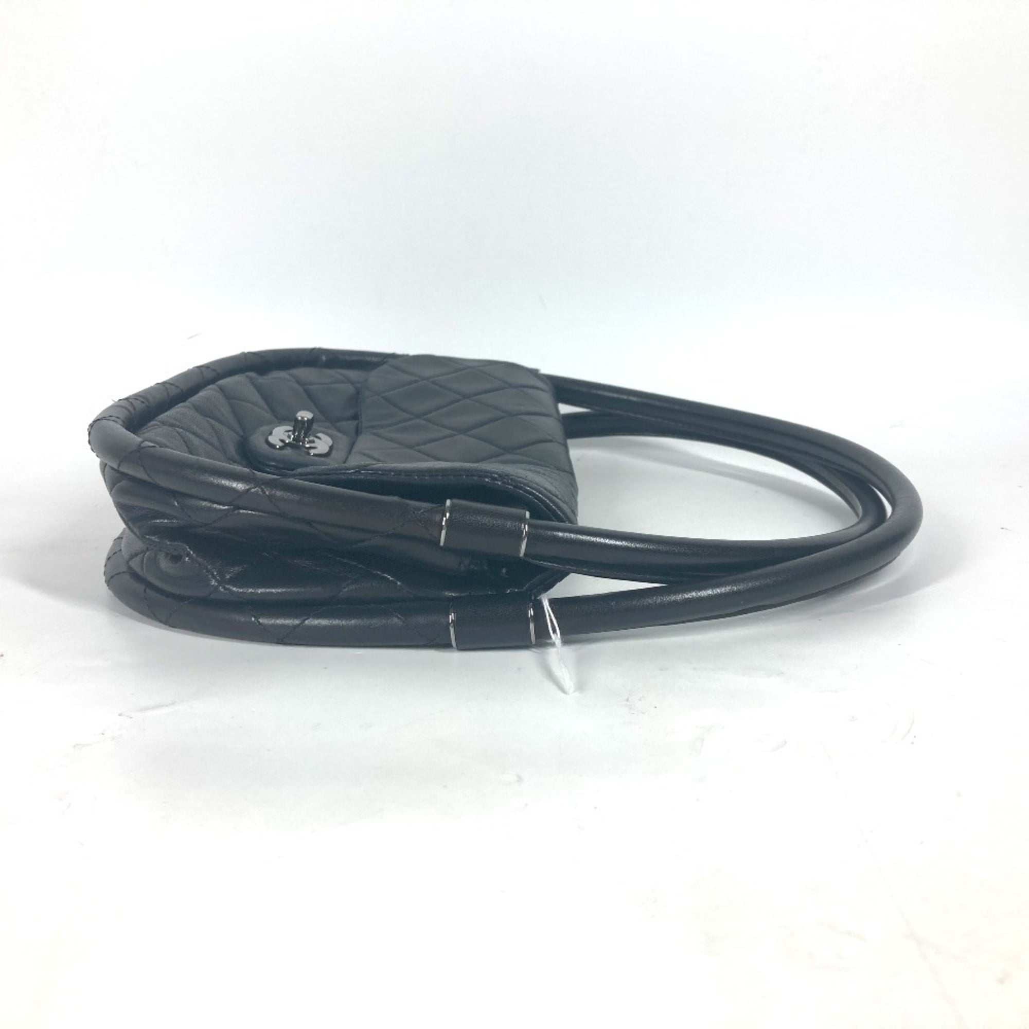 Chanel Black Leather Handbag (Pre-Owned)