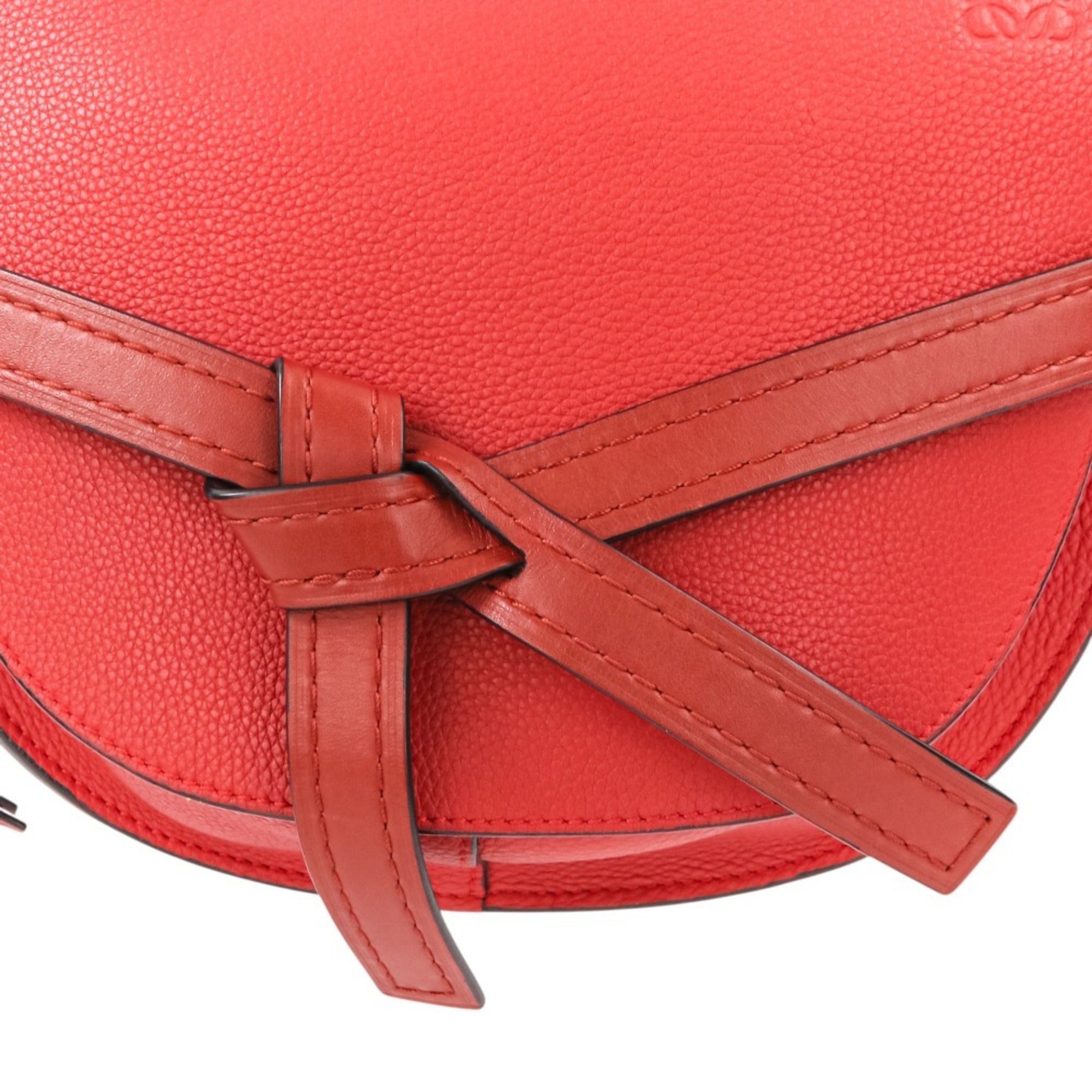 Loewe Red Color Leather Shoulder Bag (Pre-Owned)