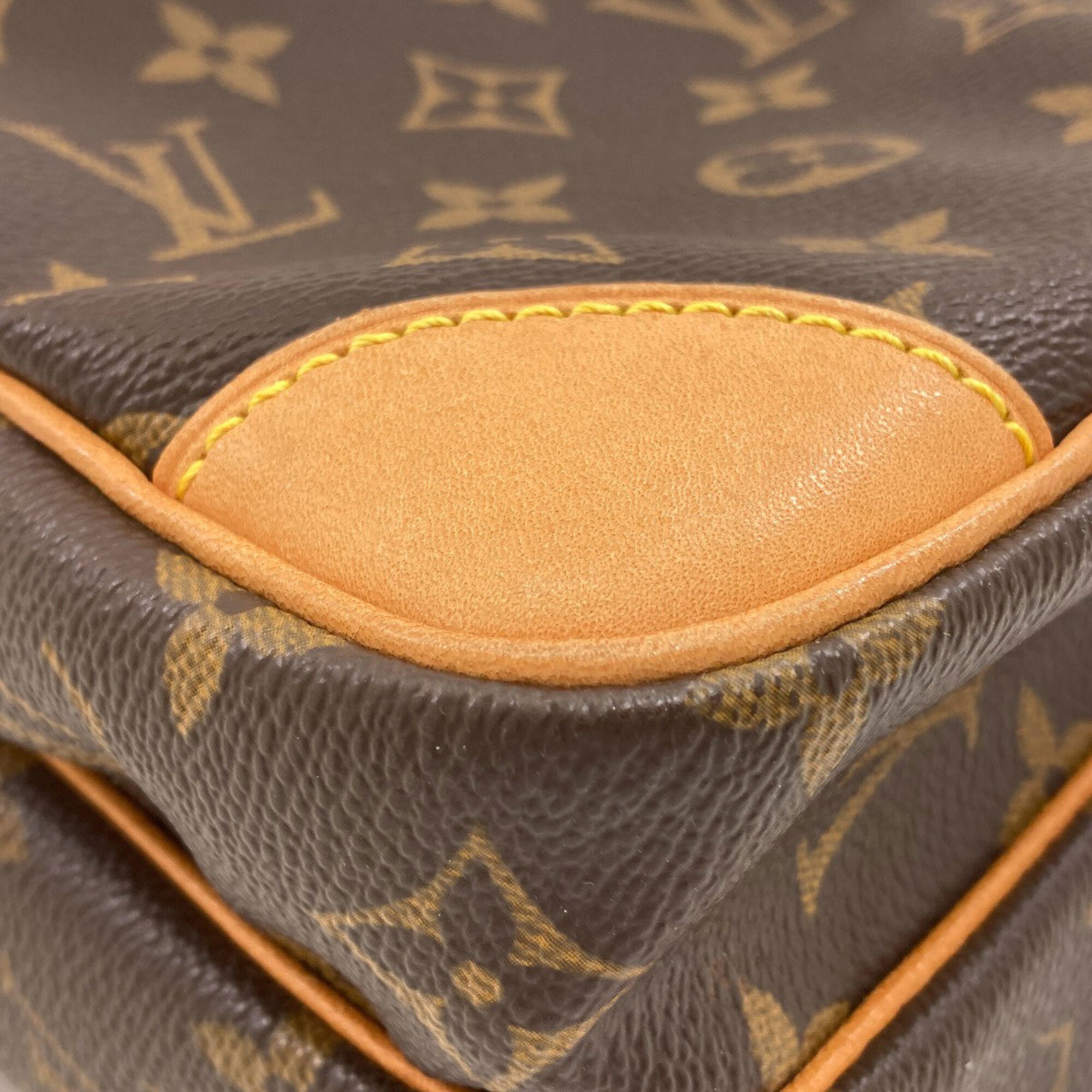 Louis Vuitton Monogram Monogram Shoulder Bag (Pre-Owned)