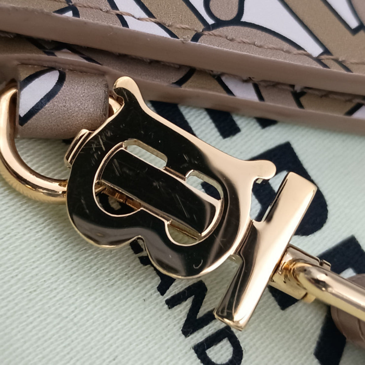 Burberry Beige Canvas Clutch Bag Handbag (Pre-Owned)