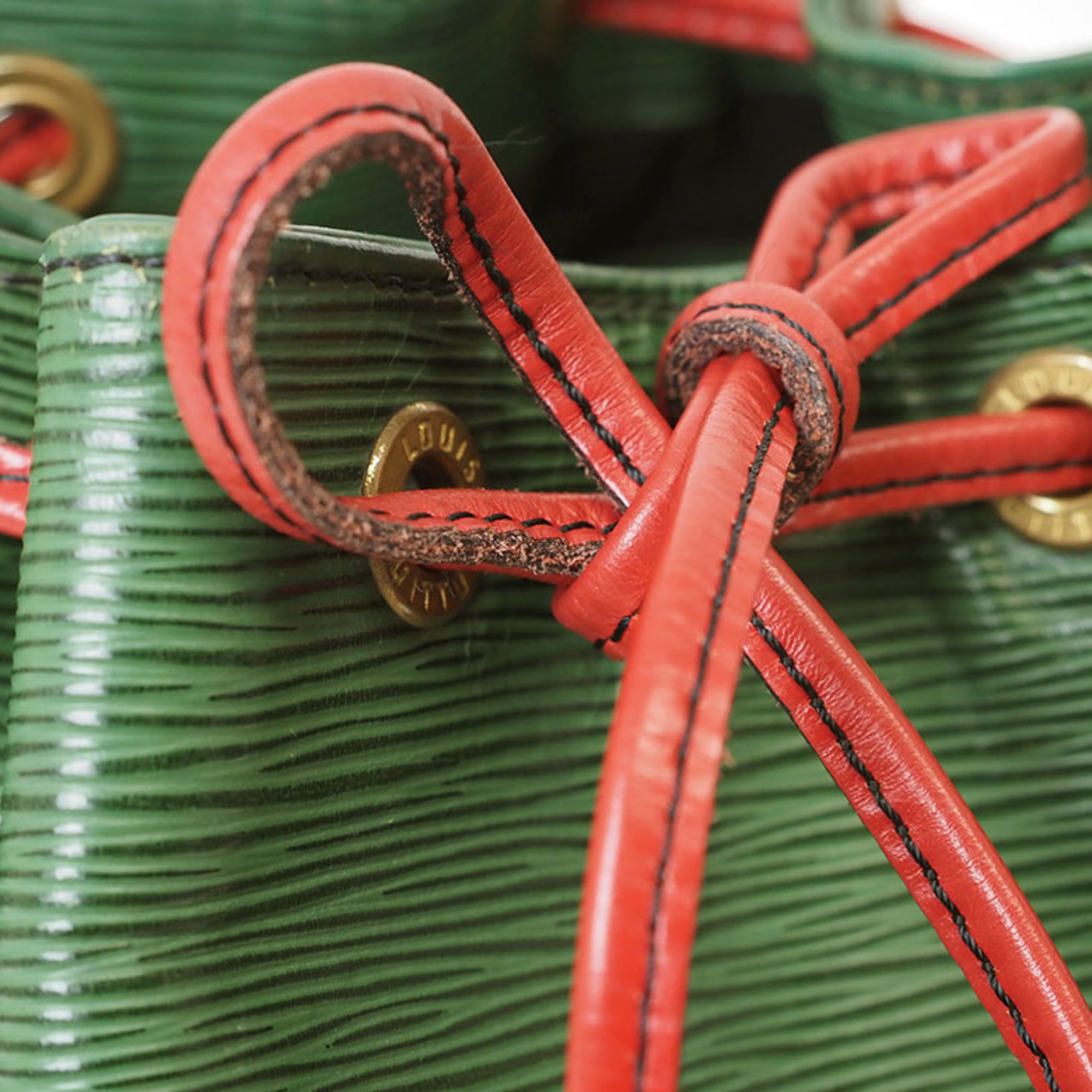 Louis Vuitton Green Epi Leather Shoulder Bag (Pre-Owned)