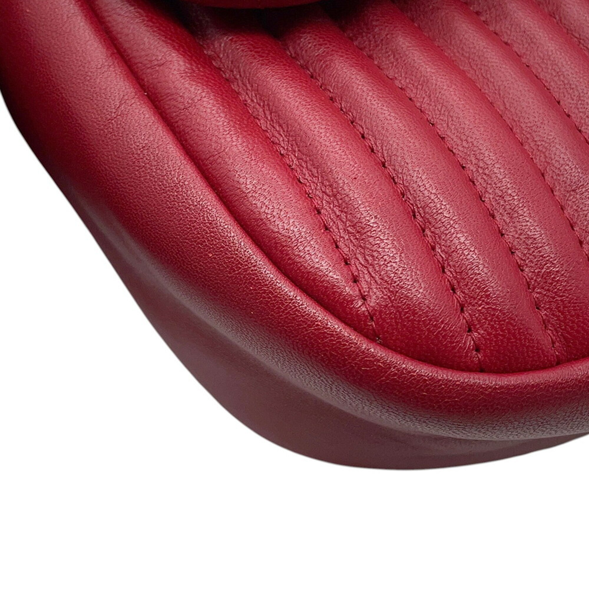 Chanel Red Color Leather Shoulder Bag (Pre-Owned)