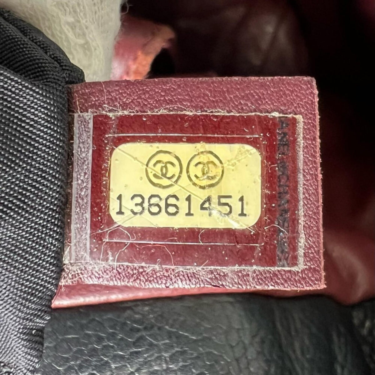 Chanel Black Leather Handbag (Pre-Owned)