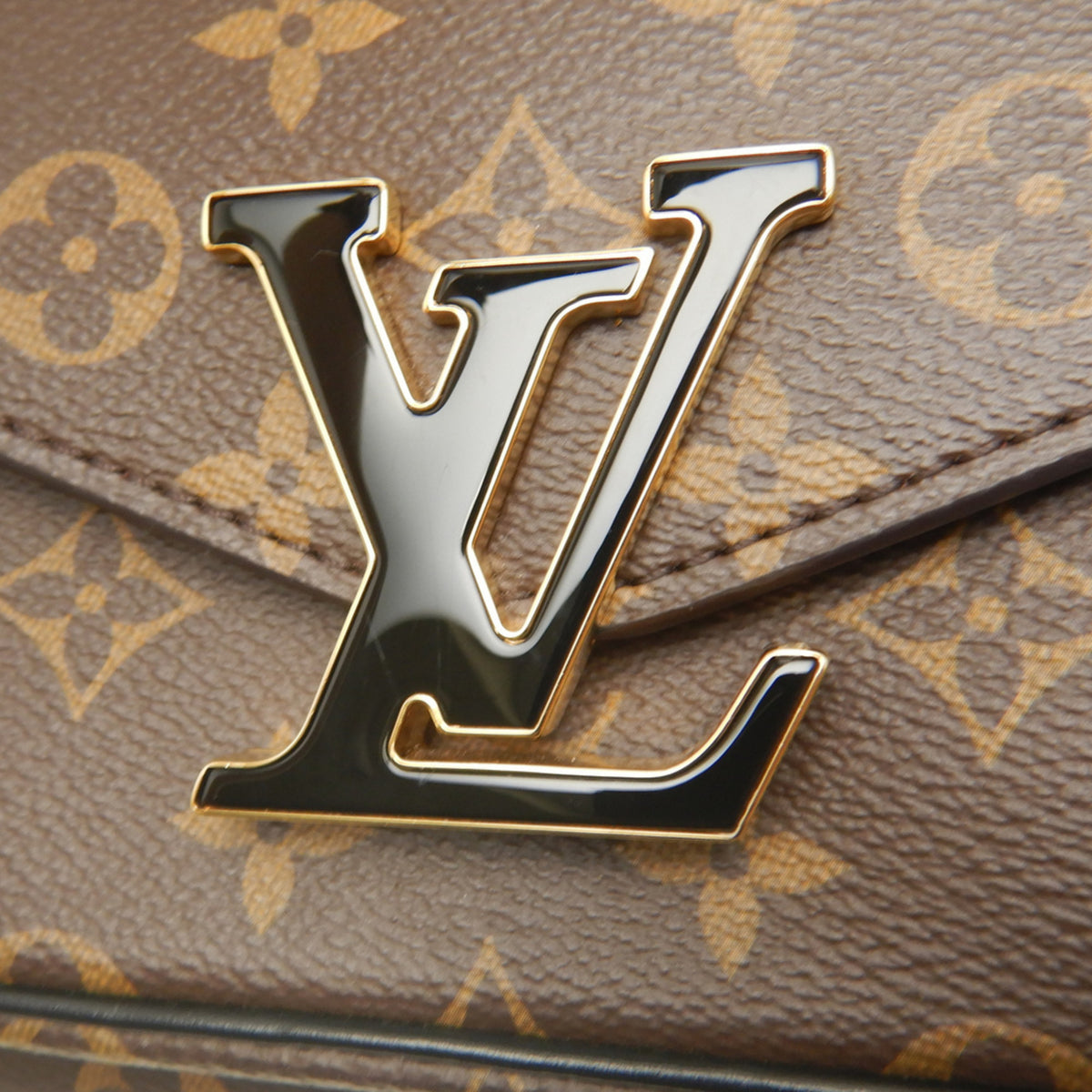 Louis Vuitton Brown Monogram Monogram Shoulder Bag (Pre-Owned)