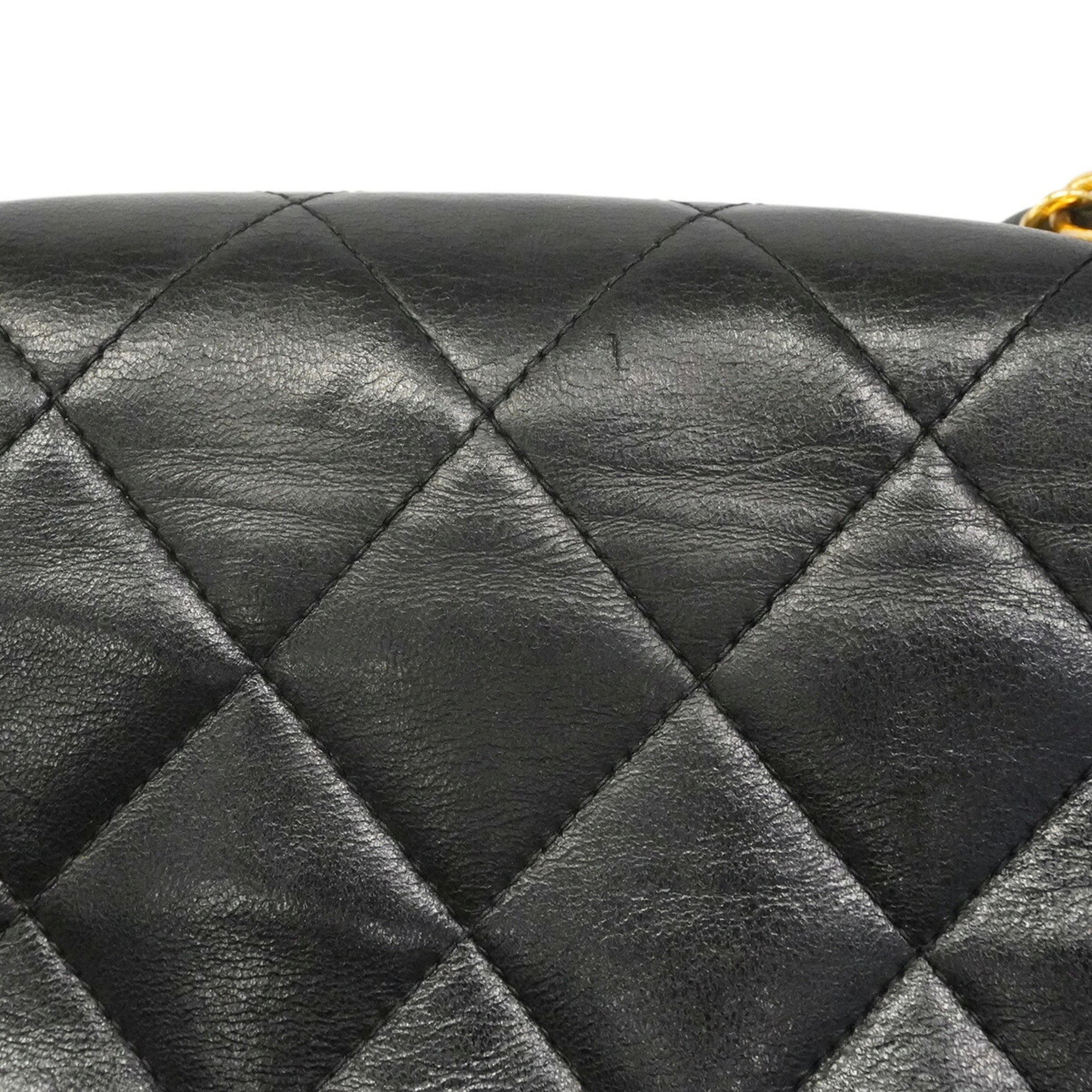 Chanel Black Leather Shoulder Bag (Pre-Owned)