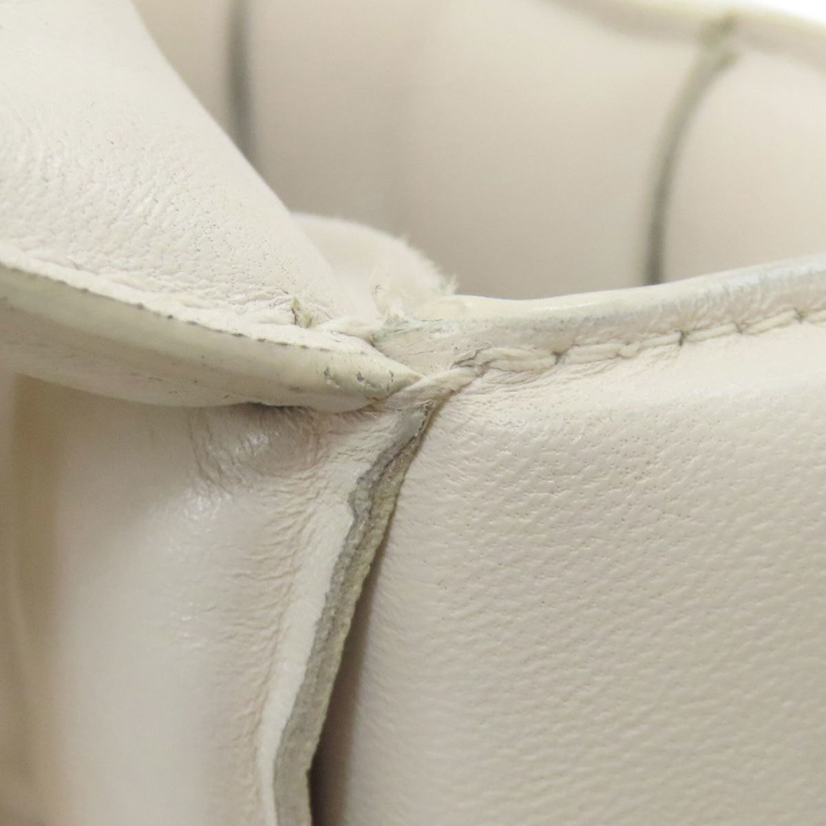 Bottega Veneta White Handbag (Pre-Owned)