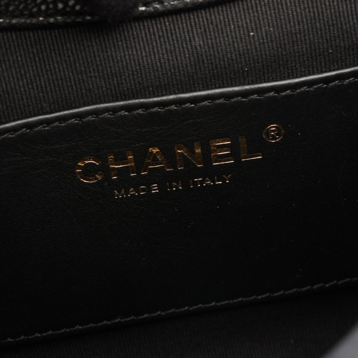 Chanel Black Grained Calfskin Handbag Shoulder Bag (Pre-Owned)