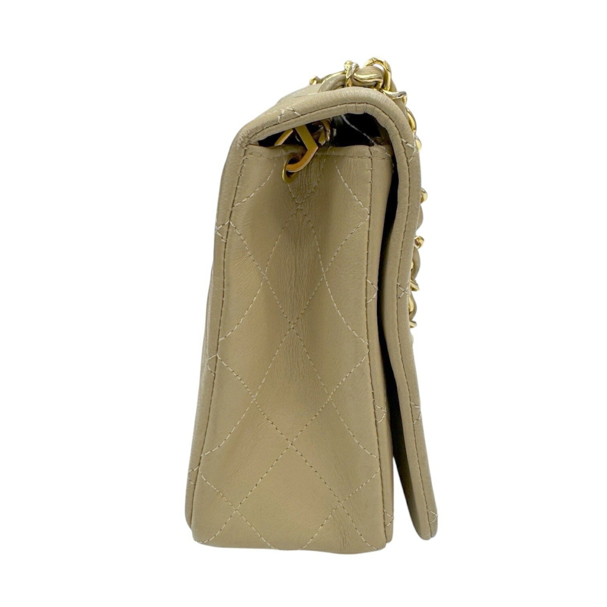 Chanel Matelasse Beige Leather Shoulder Bag (Pre-Owned)