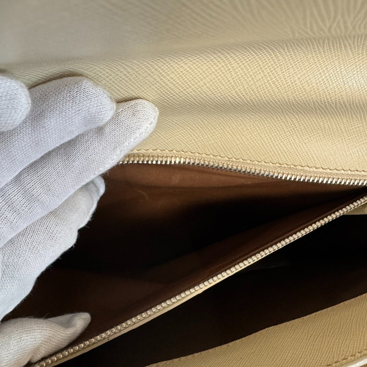 Prada Light Beige White Leather Briefcase (Pre-Owned)