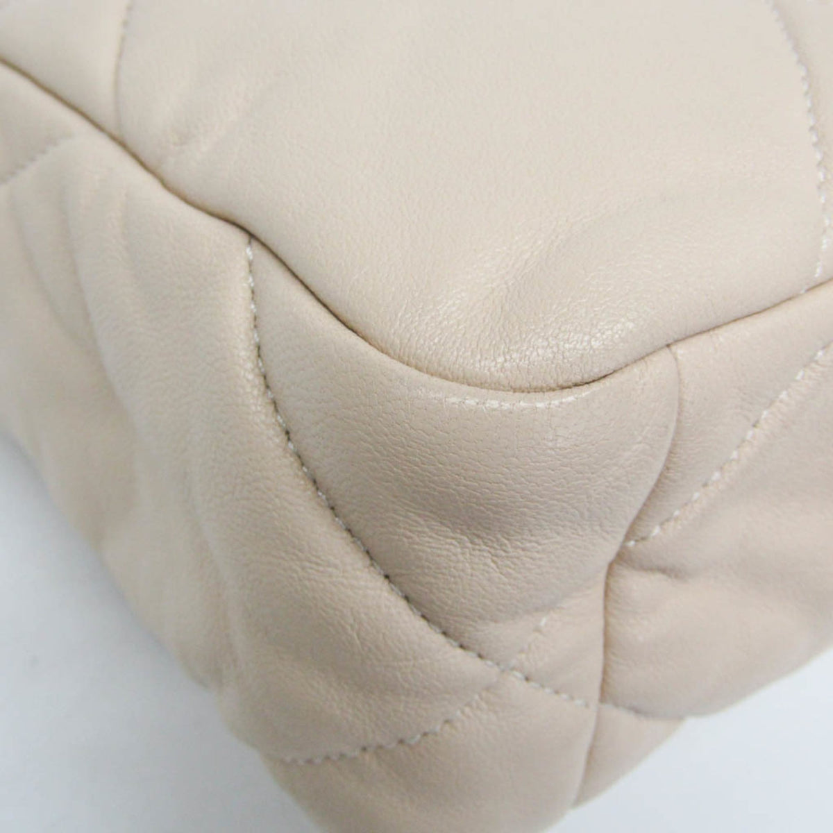 Chanel Light Beige Leather Shoulder Bag (Pre-Owned)