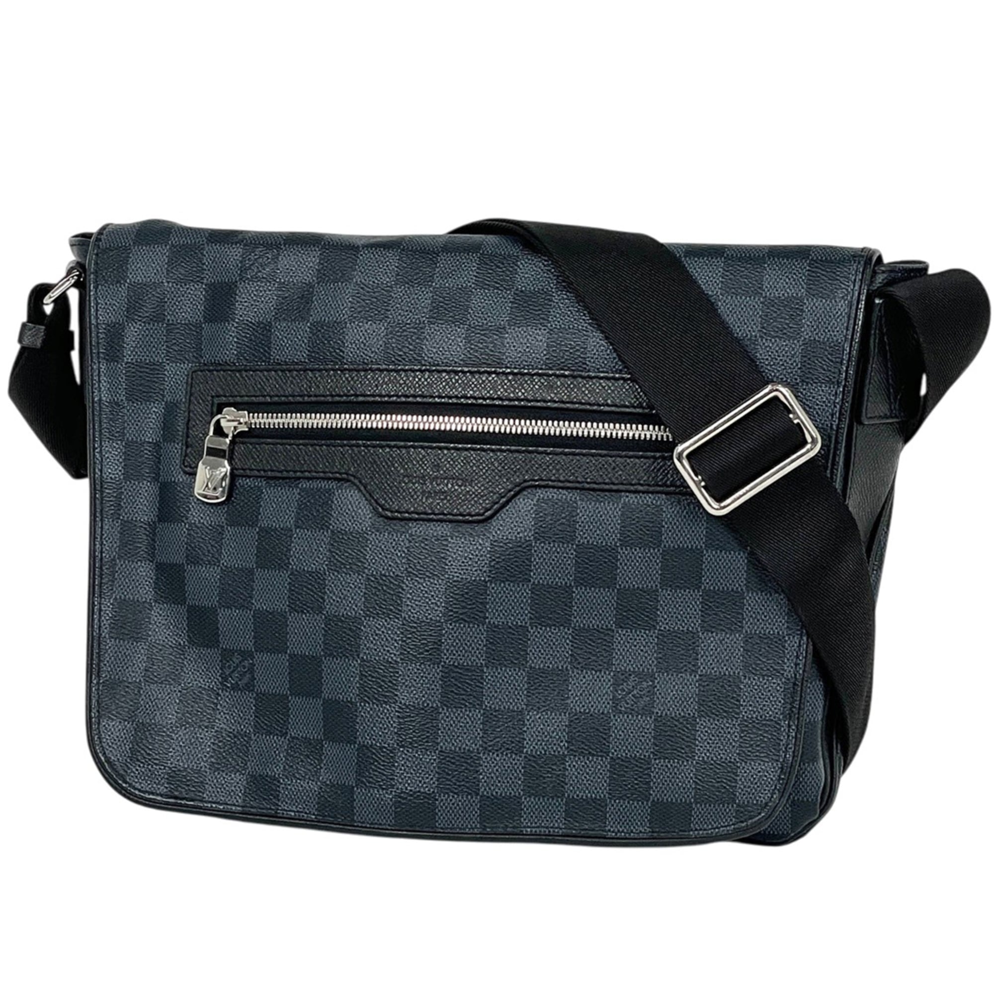 Louis Vuitton Black Navy Noir Taiga Leather Shoulder Bag (Pre-Owned)