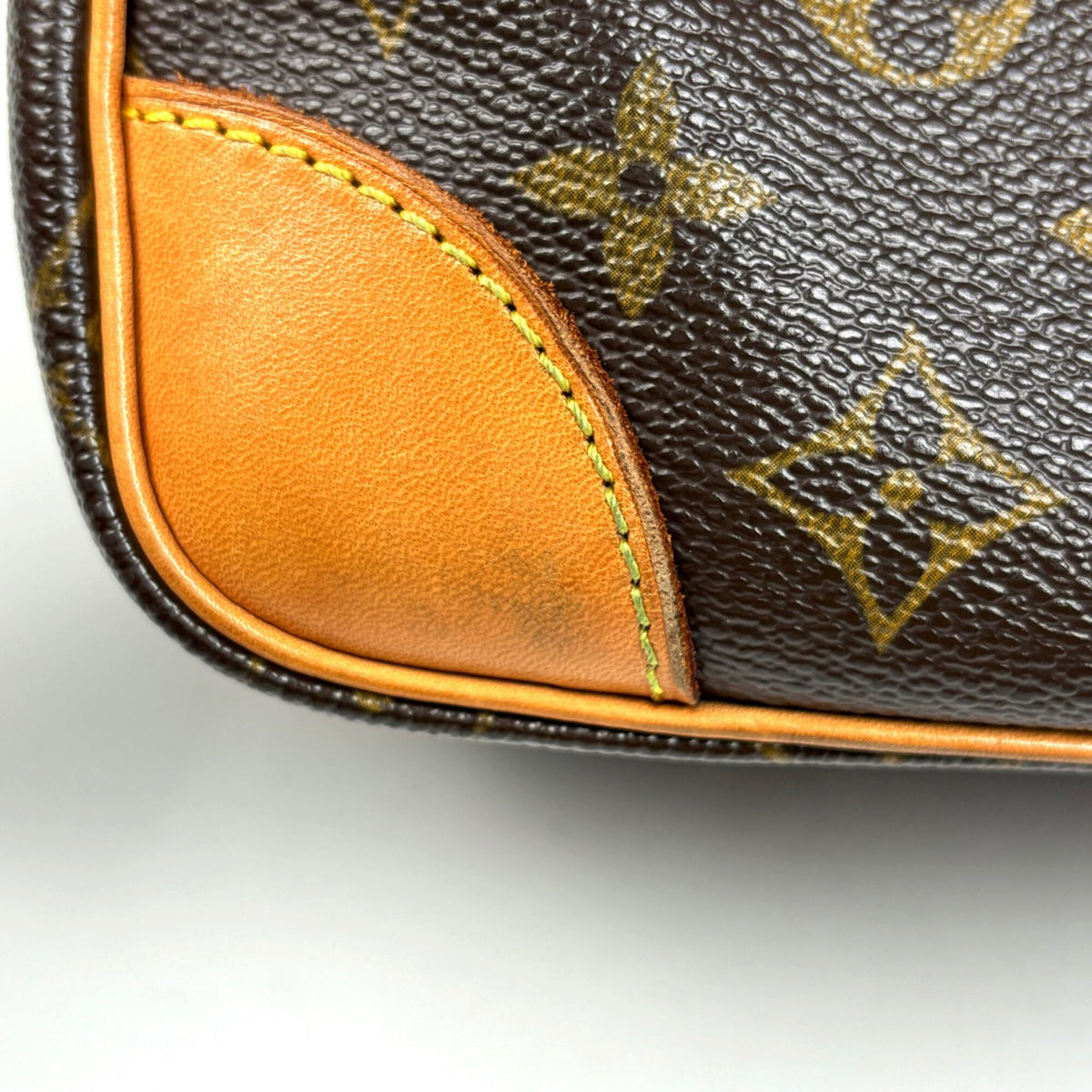 Louis Vuitton Brown Monogram Shoulder Bag (Pre-Owned)