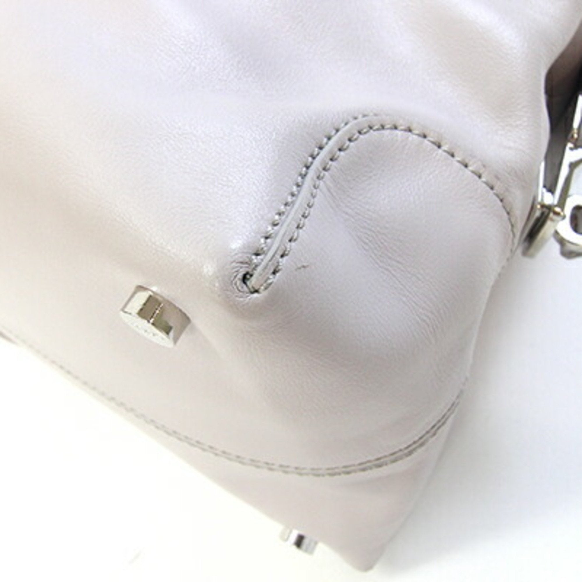Tod's Light Gray Leather Handbag (Pre-Owned)