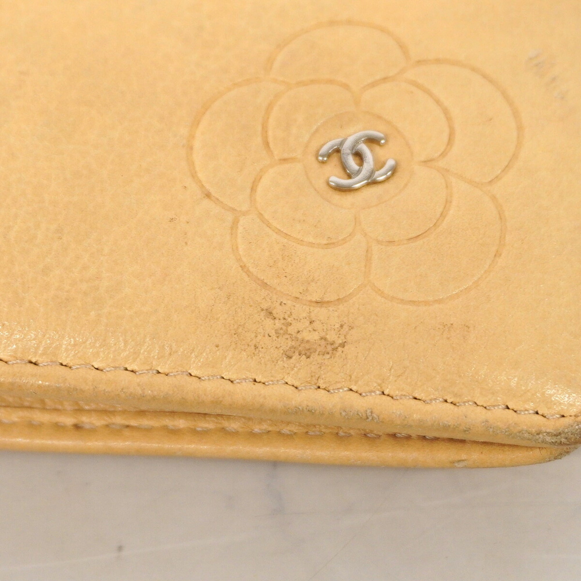 Chanel Beige Leather Long Wallet (Bi-Fold) (Pre-Owned)