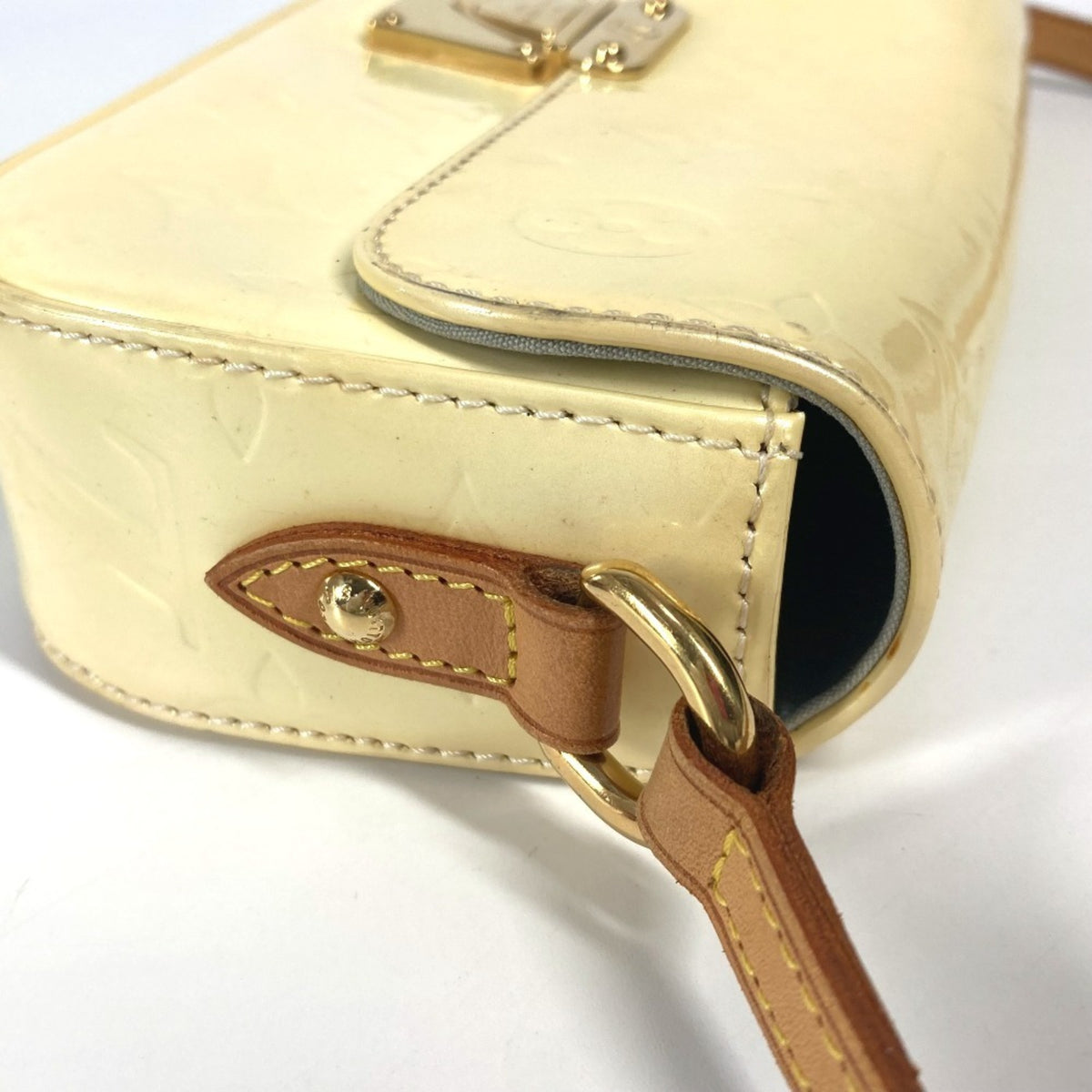 Louis Vuitton Monogram Vernis Pearl White Monogram Vernis Shoulder Bag (Pre-Owned)