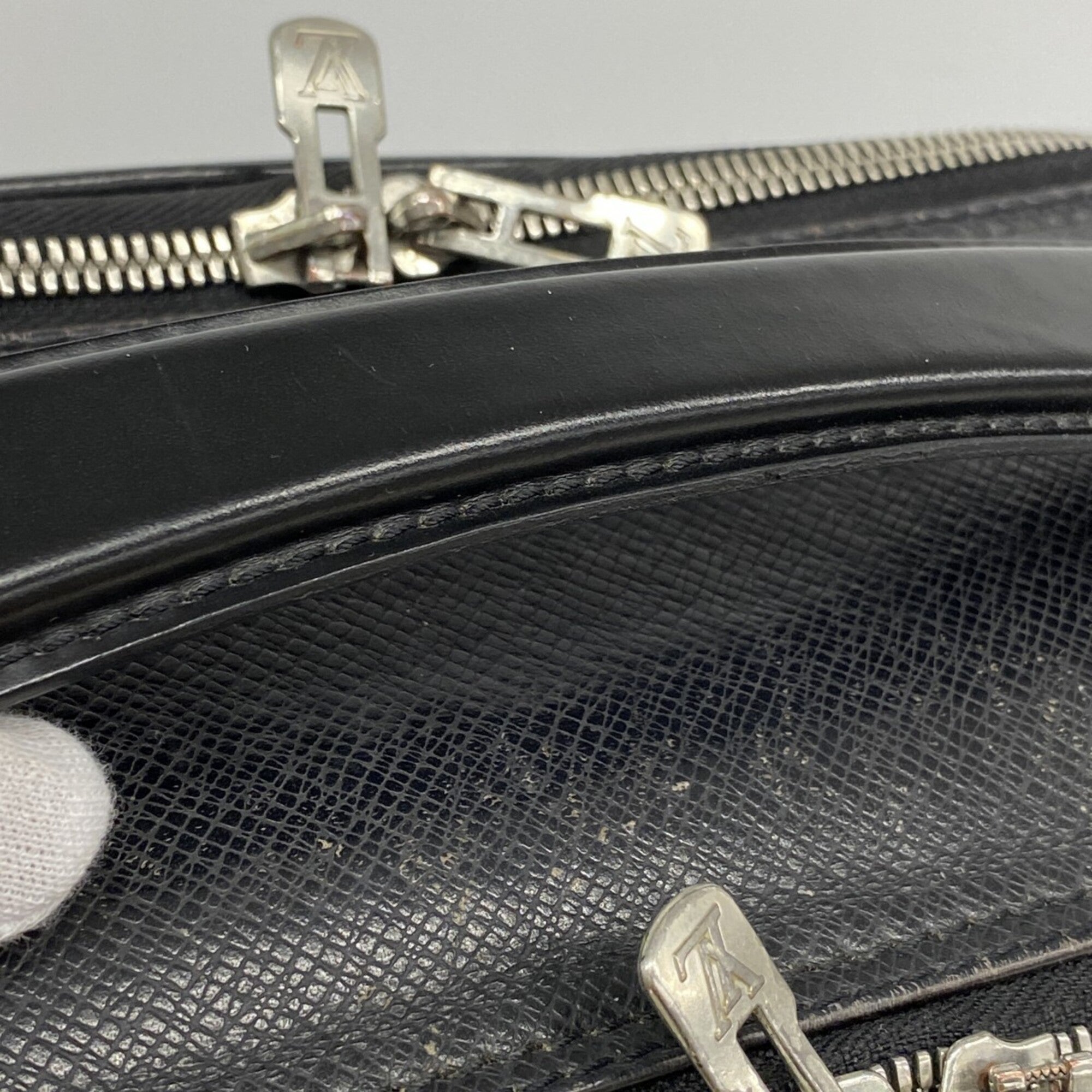 Louis Vuitton Ardoise Handbag (Pre-Owned)