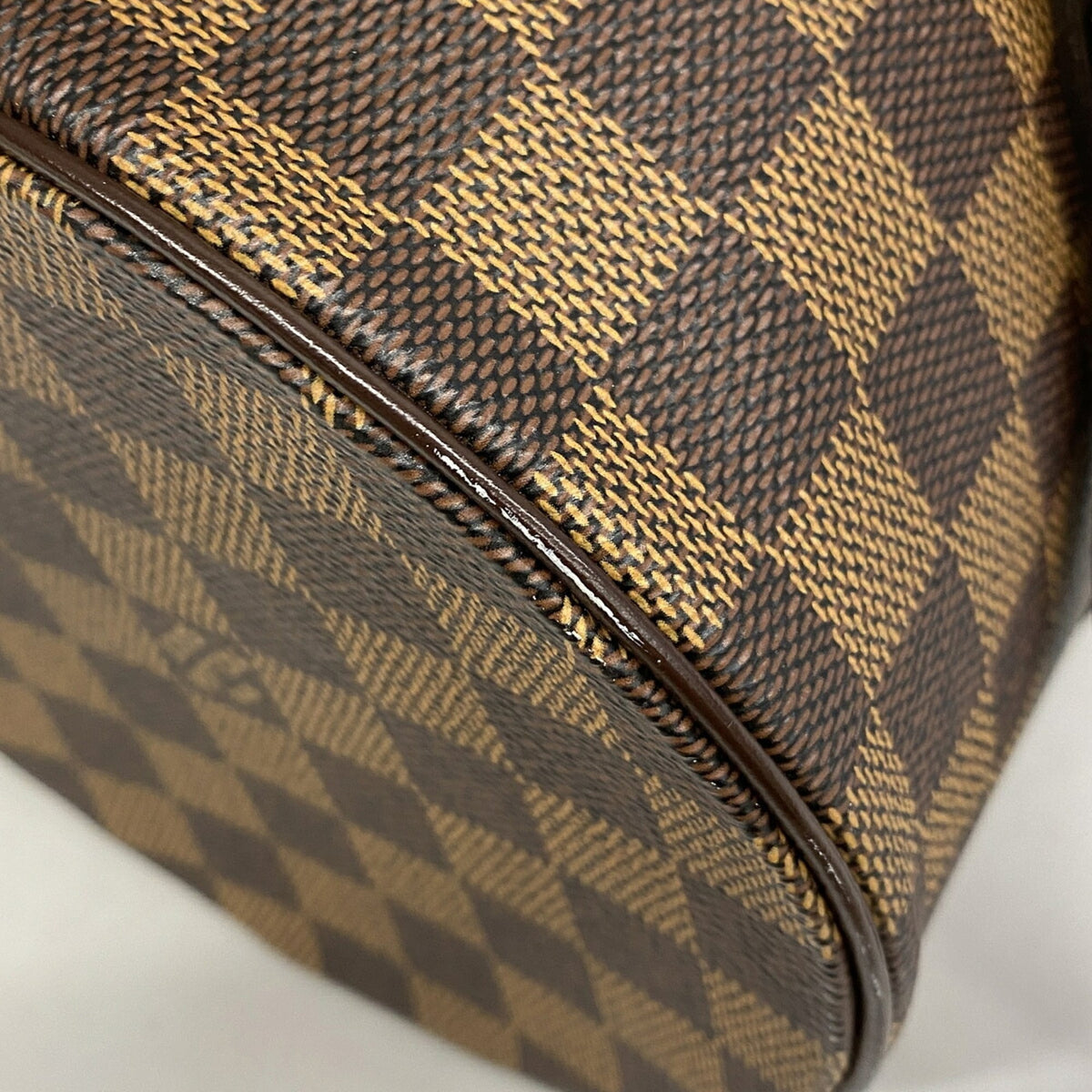Louis Vuitton Ebene Handbag (Pre-Owned)